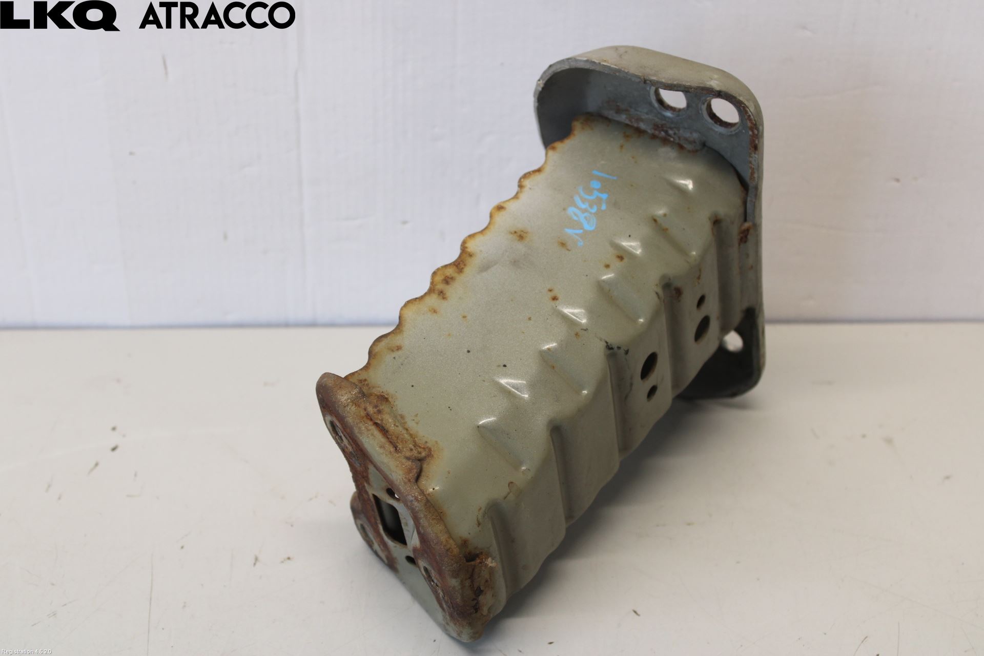 Toyota YARIS XP130 15-20 Støtfanger Foran Feste