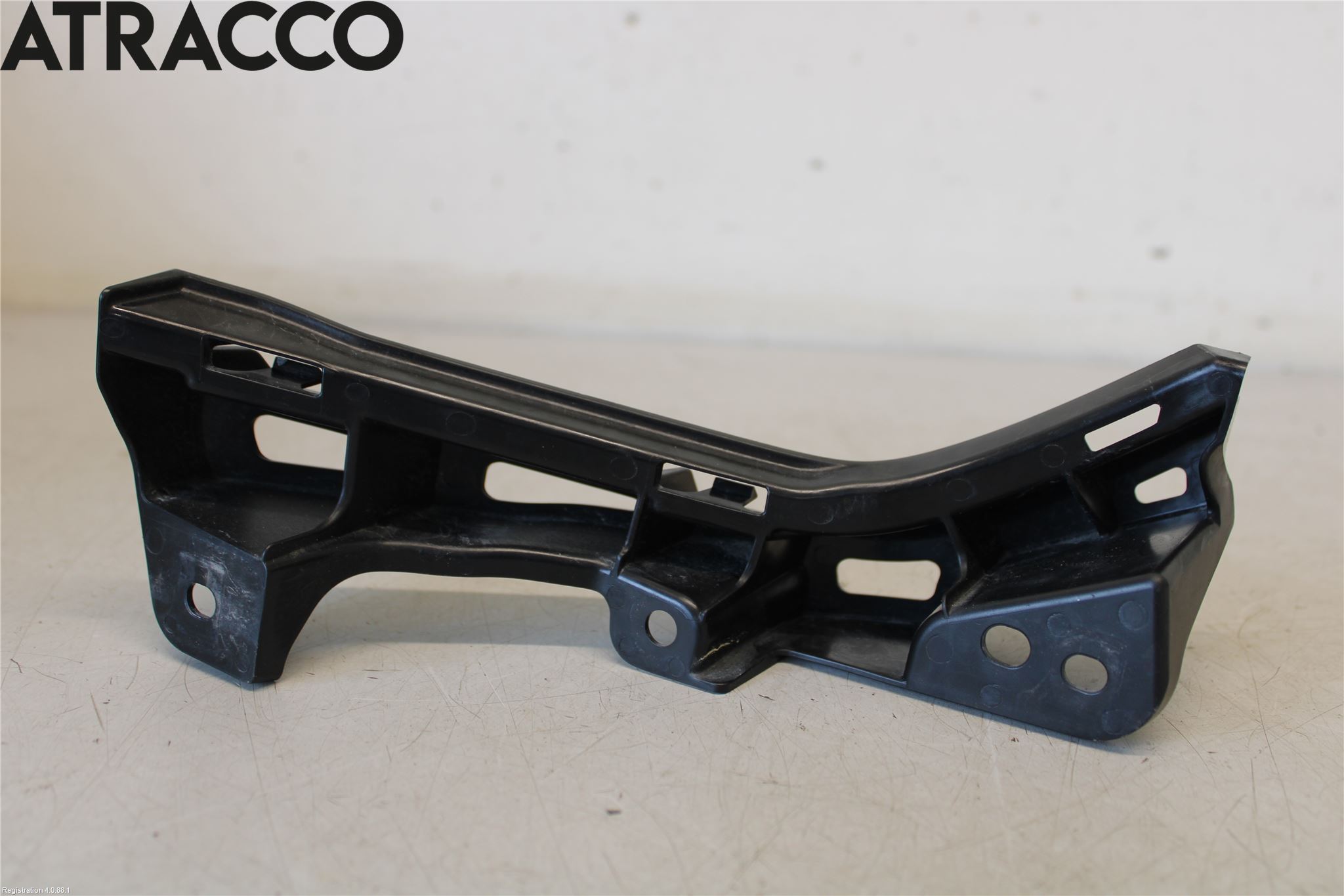 Suzuki SWIFT 17-24 Støtfangerfeste Foran Venstre