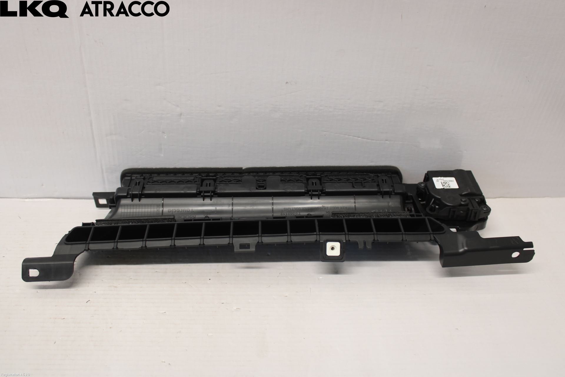 Tesla MODEL 3 17- Dashbord Kanal - Dyse