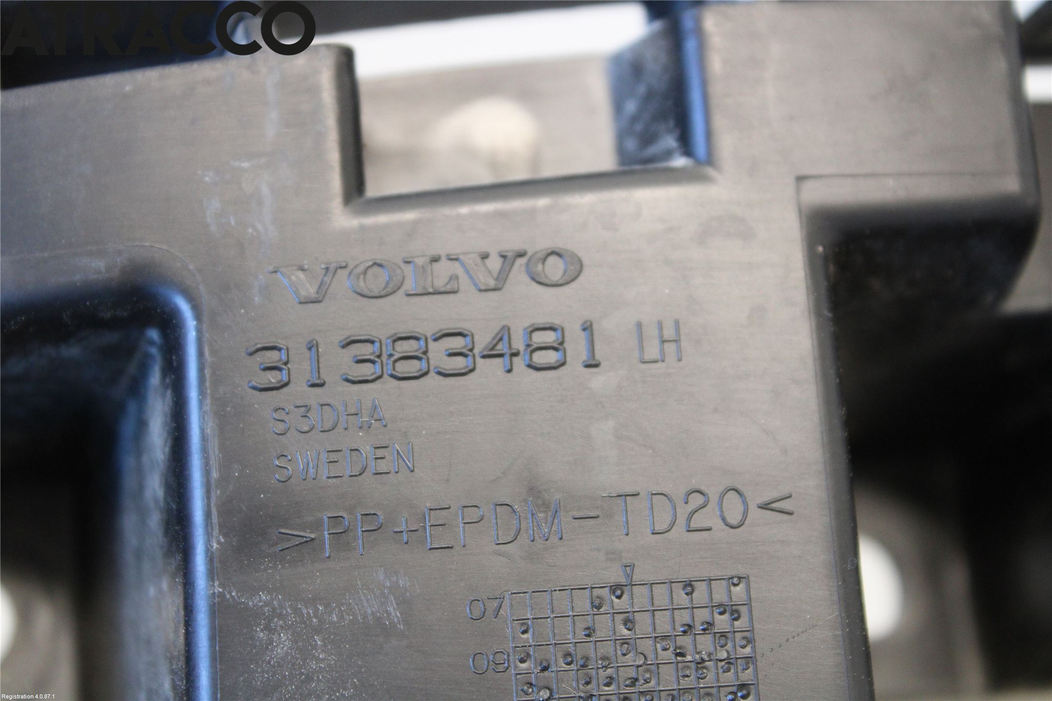 Volvo XC60 09-13 Støtfangerfeste Bak Venstre