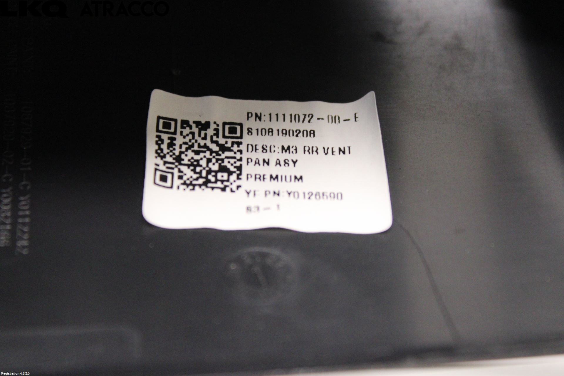 Tesla MODEL 3 17- Dashbord Kanal - Dyse