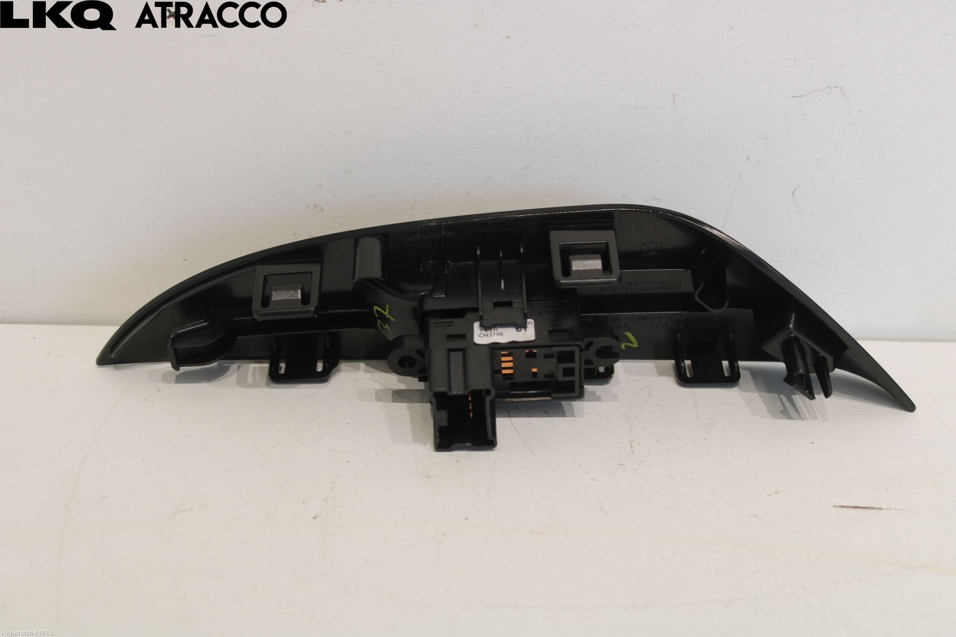 Nissan LEAF 18- Bryter Vindusheis