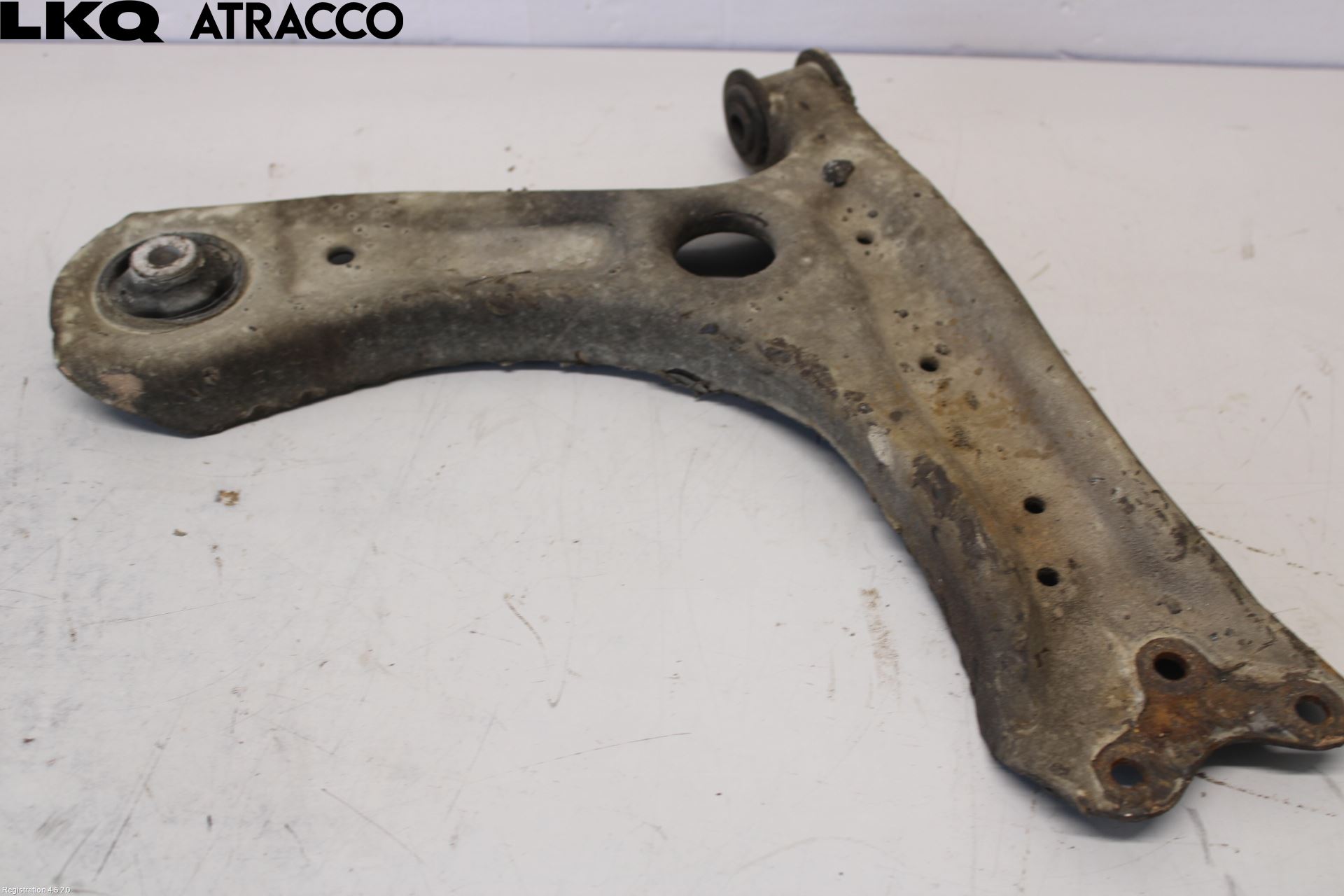 Volkswagen VW POLO 10-17 Bærearm Foran Høyre Nedre