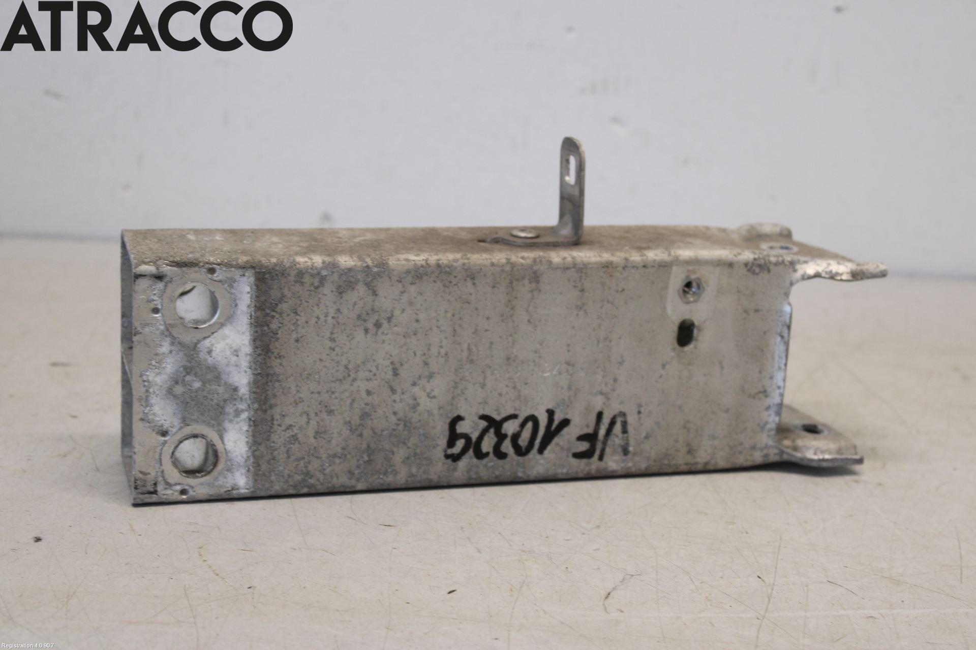 BMW i3 I01 13-22 Støtfanger Foran Feste