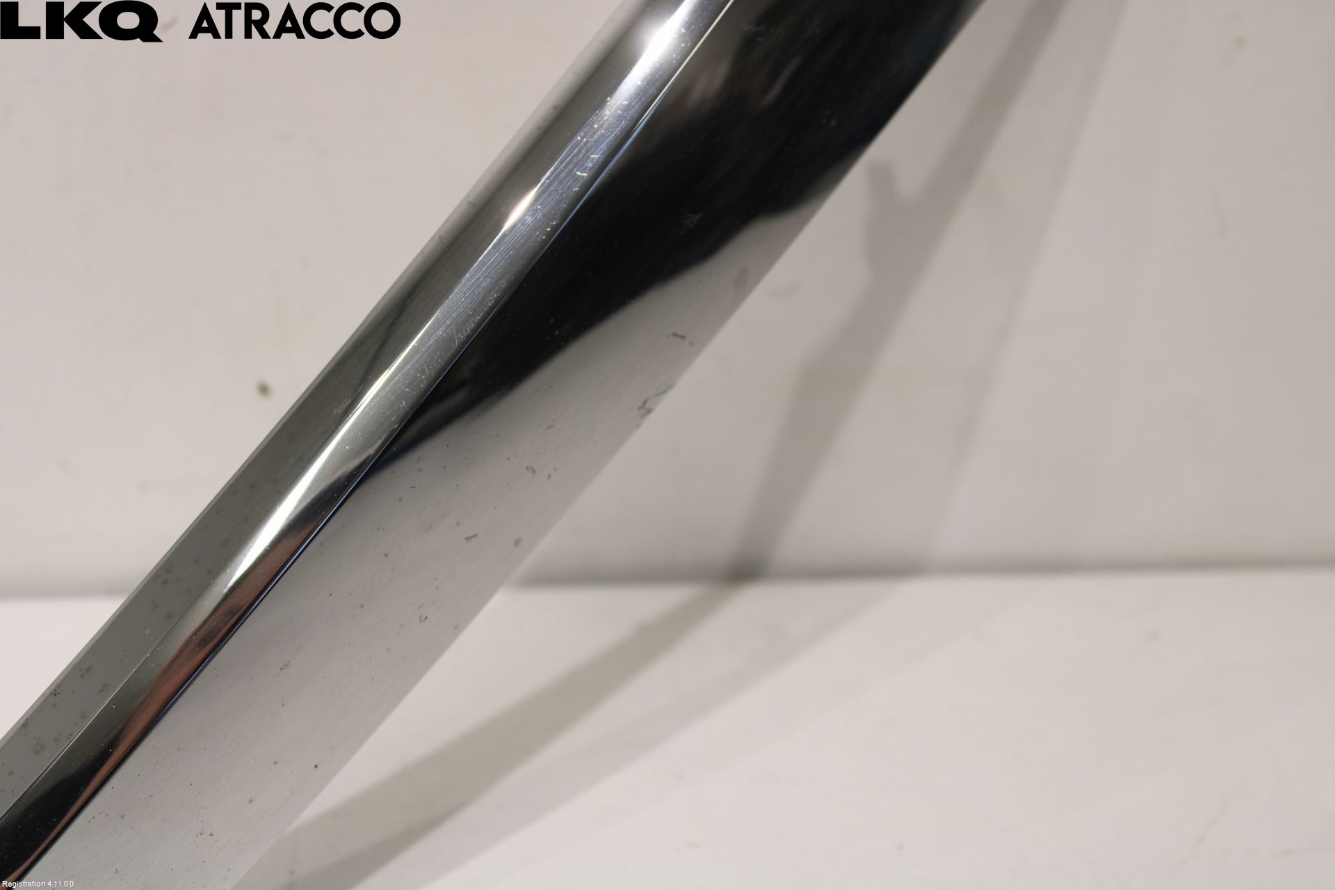 Nissan LEAF 18- Grilldel Midt