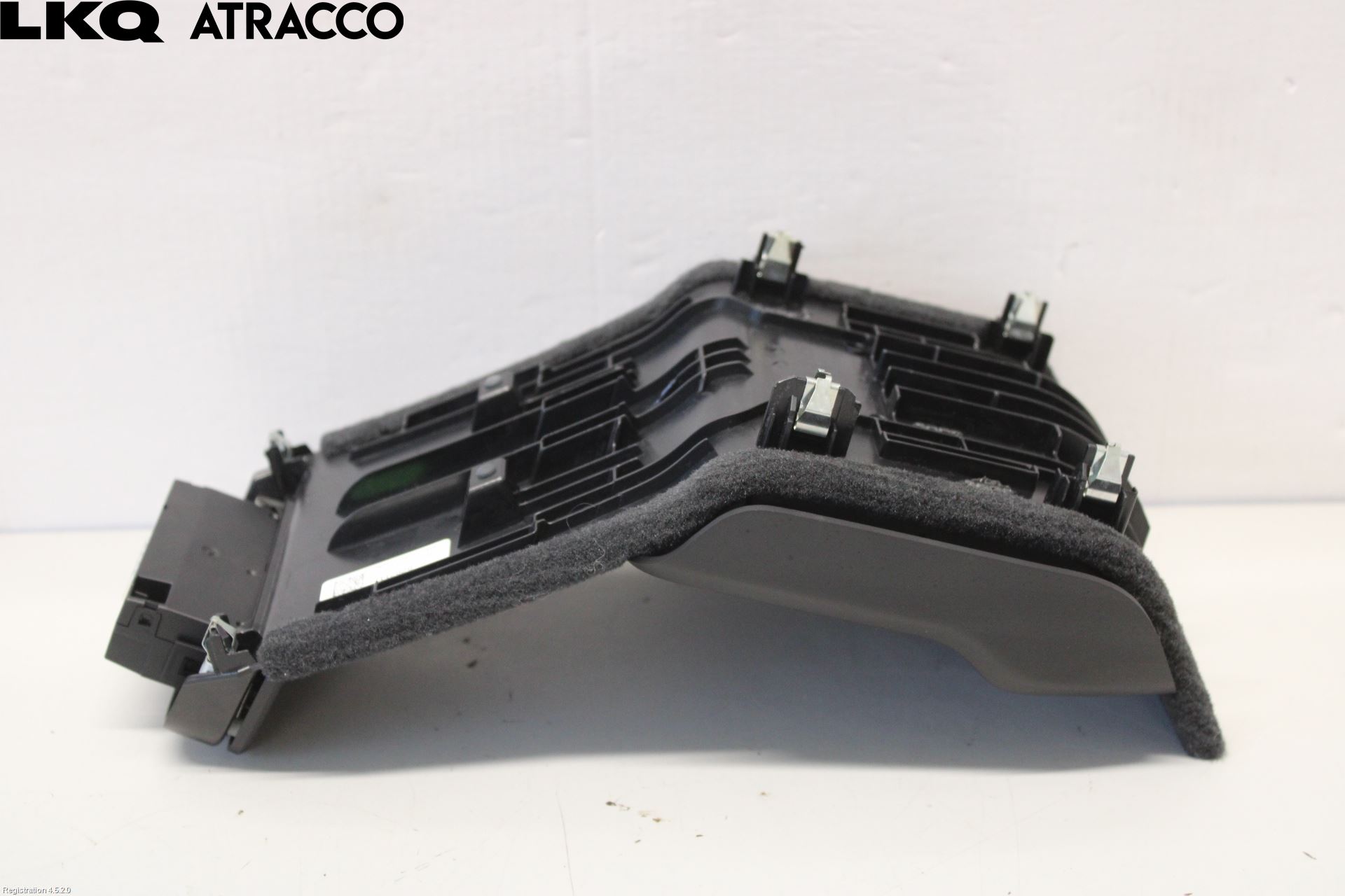 Porsche TAYCAN 20- Innr Oppbevaringsrom