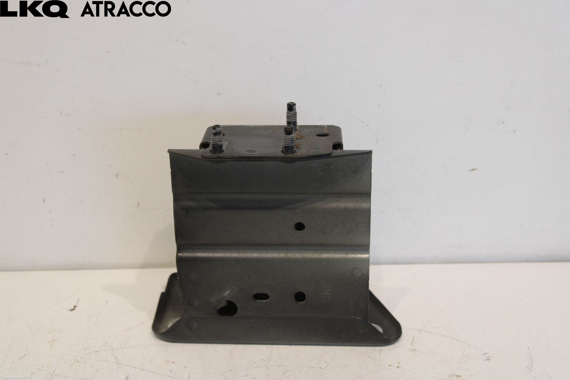 Nissan LEAF 11-17 Støtfanger Foran Feste