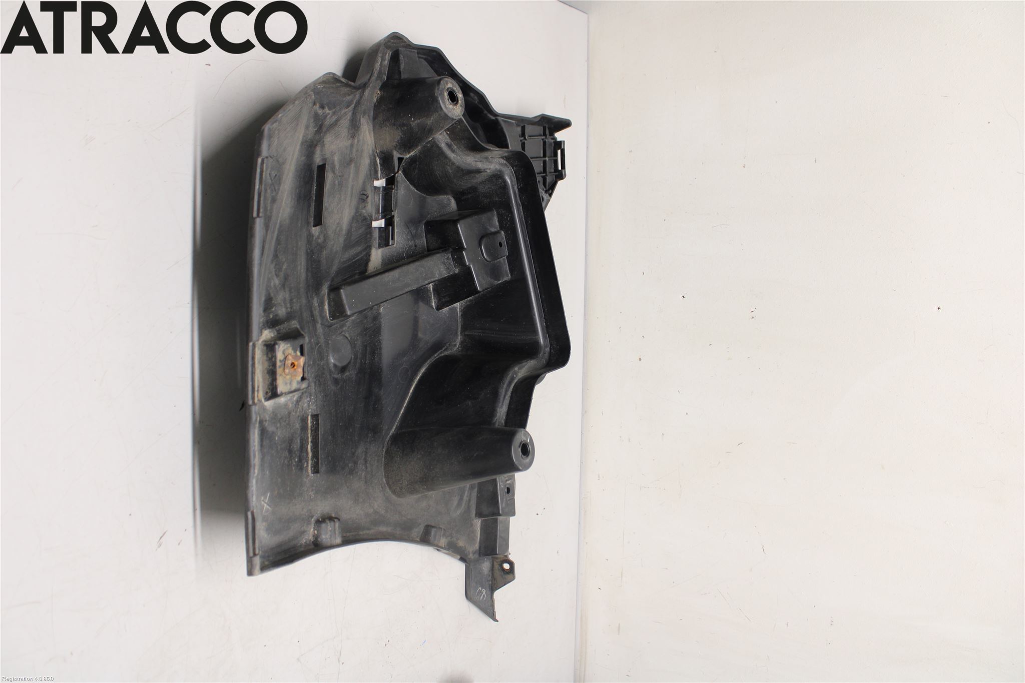 BMW 5 F10/F11/F18 09-17 Støtfangerfeste Bak Venstre