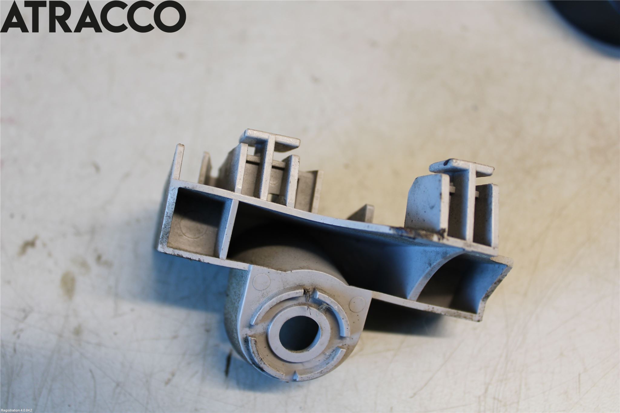 Toyota AURIS 13-19 Støtfangerfeste Bak Venstre