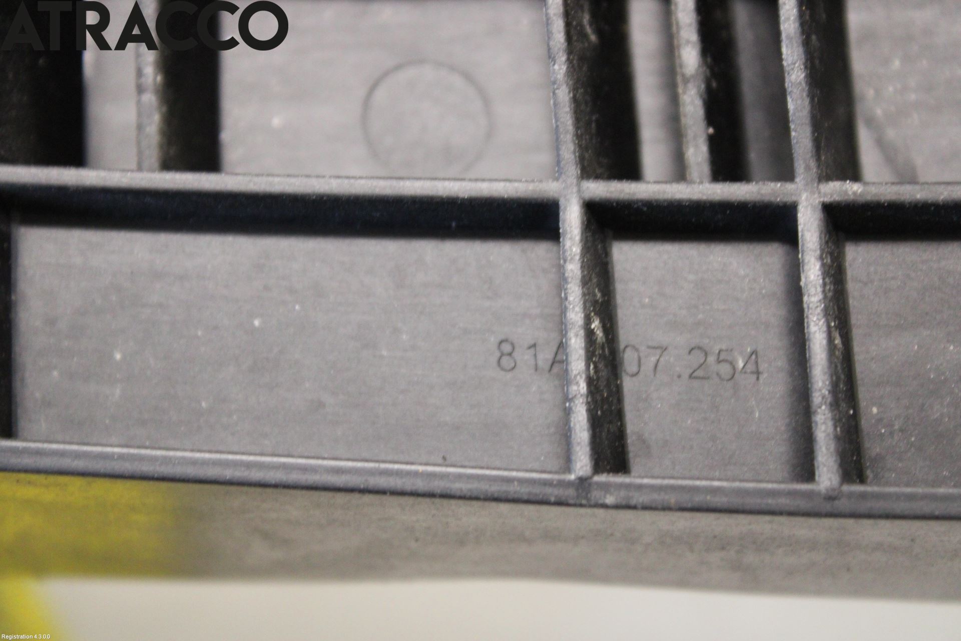 Audi Q2/SQ2 17- Støtfangerfeste Bak Høyre