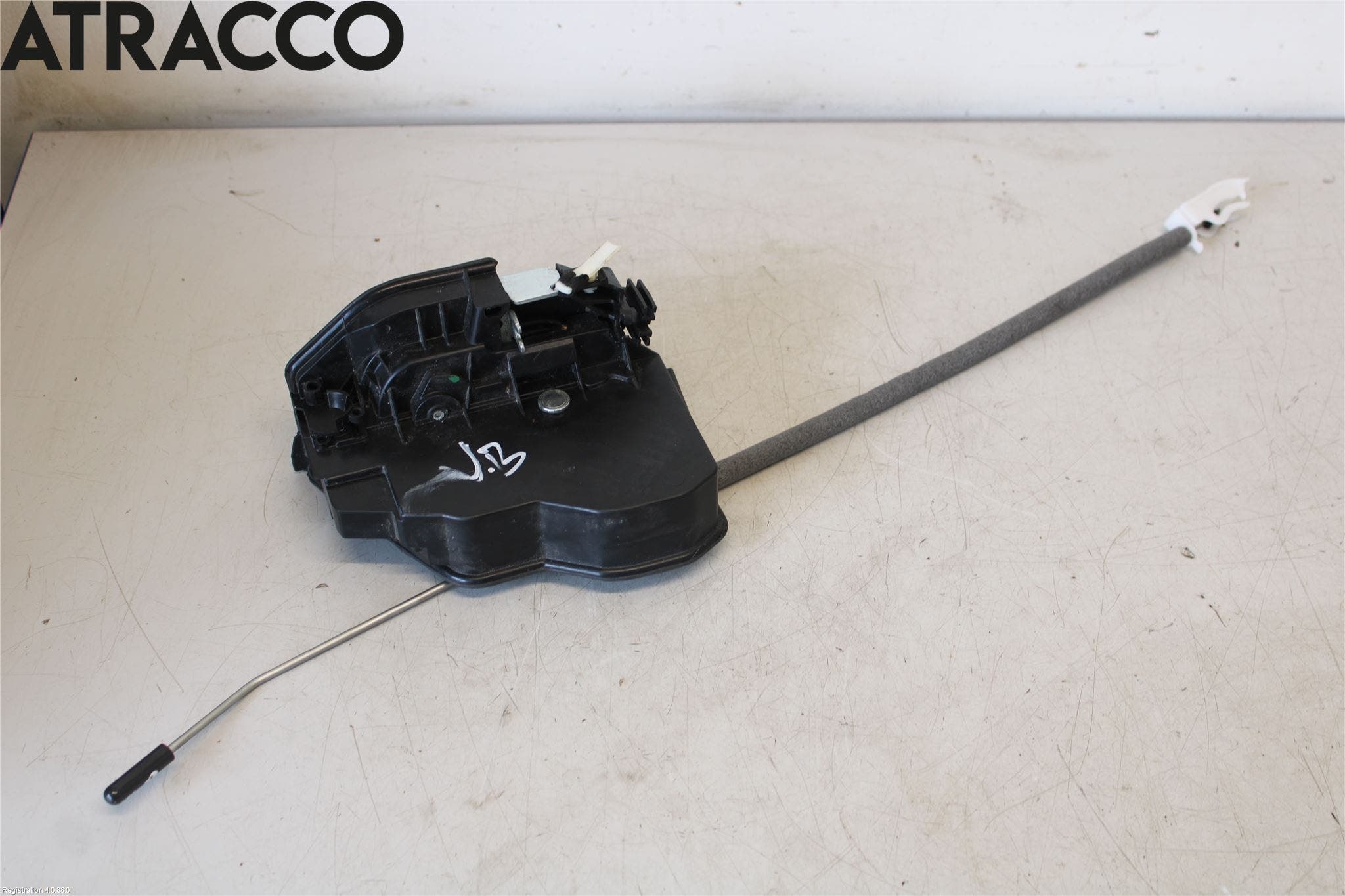 BMW 3 F30/F31/F80 12-19 Dørlås - Låsekasse