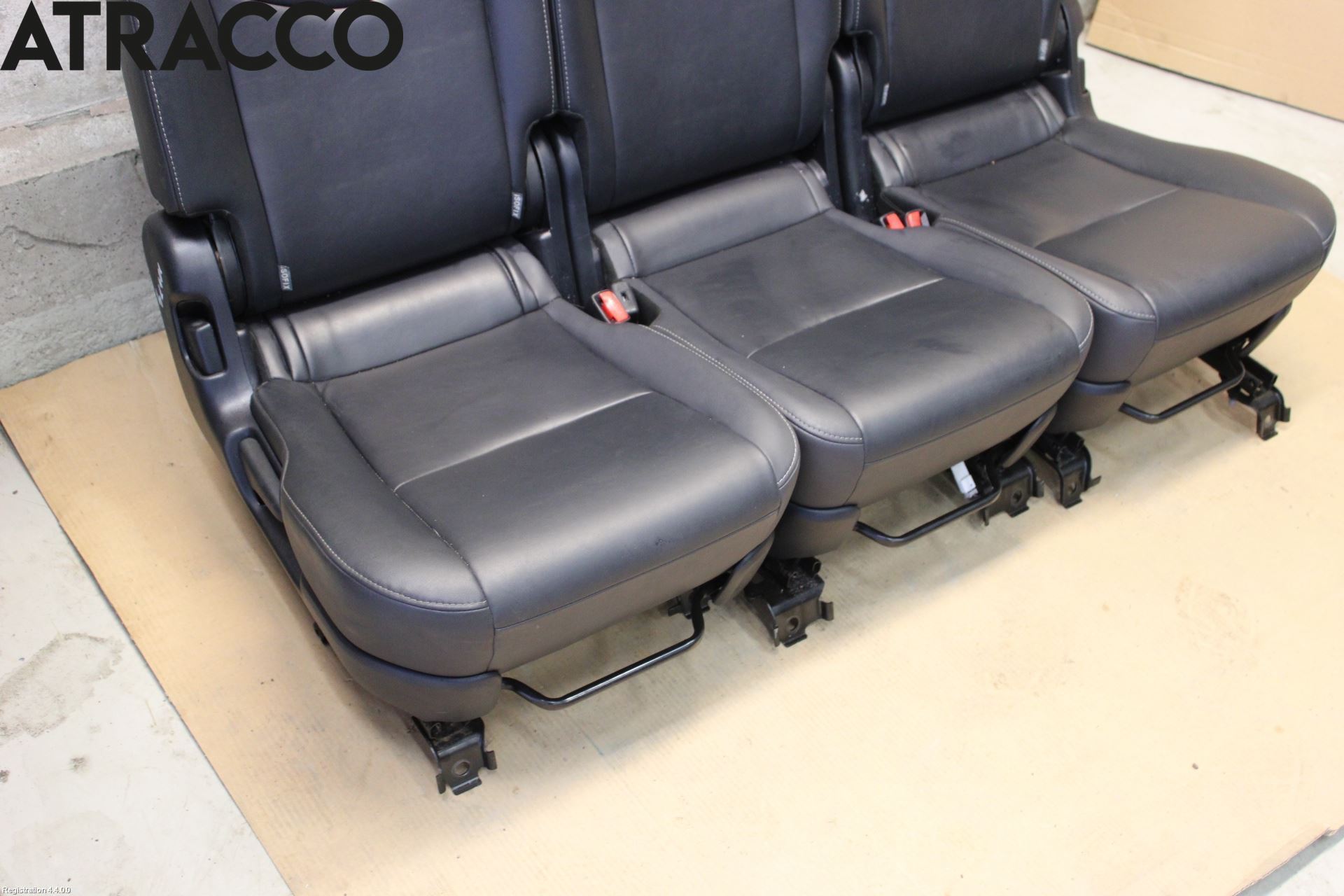 Toyota PRIUS+ ZVW40 12-20 Innr Sete Baksete Kompl