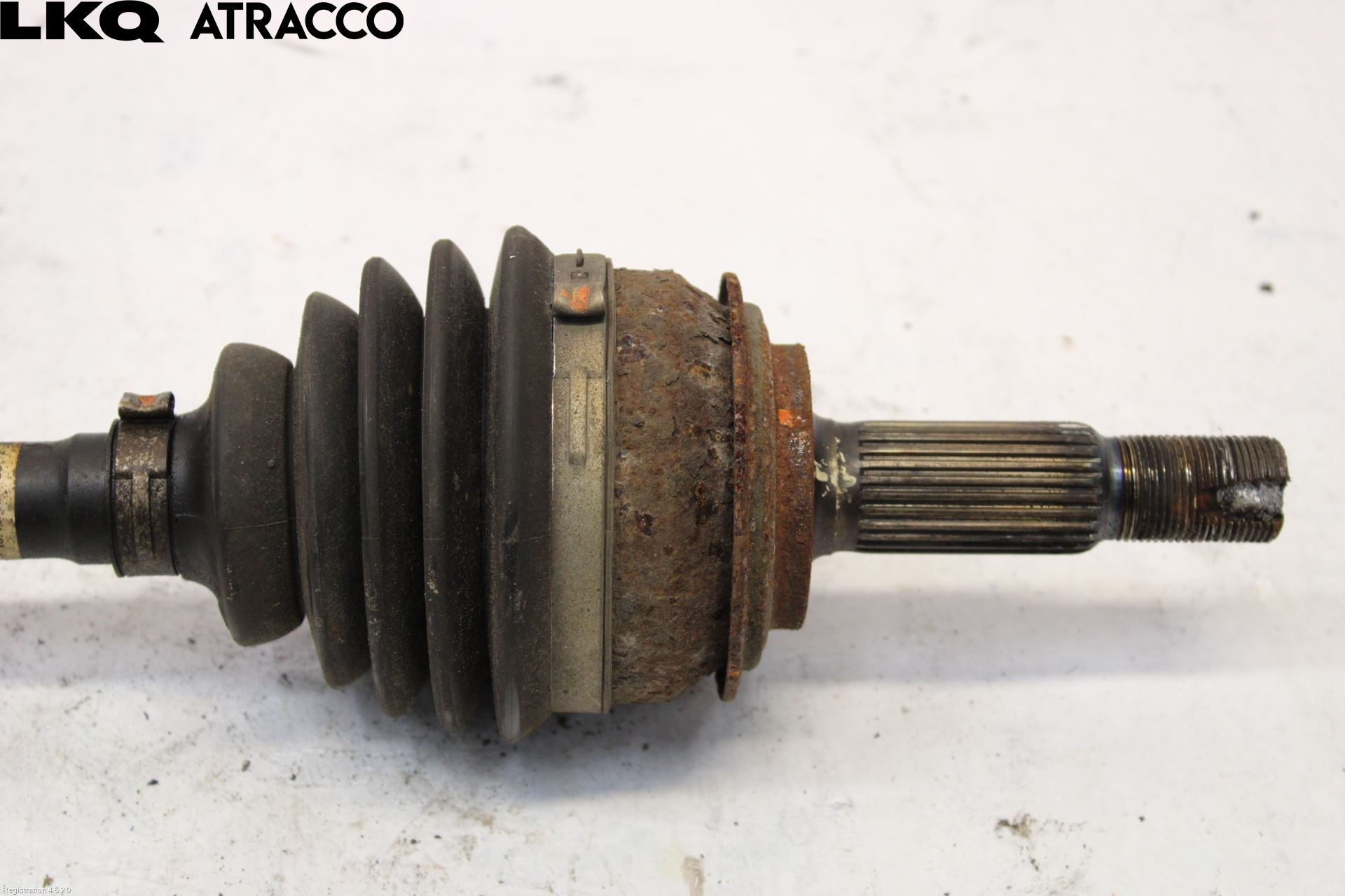 Toyota YARIS XP130 15-20 Drivaksel Foran Kompl Venstre