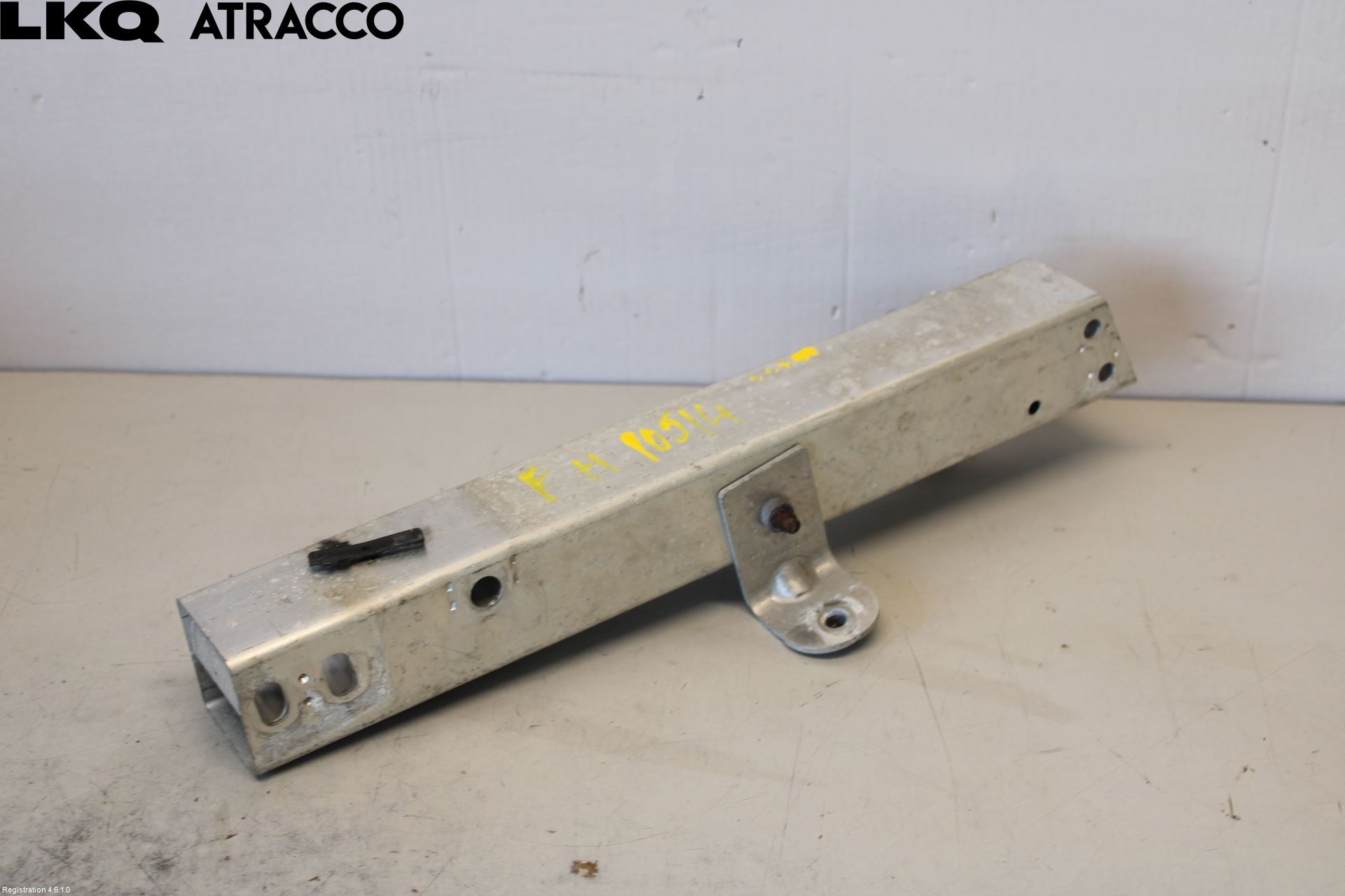 BMW i3 I01 13-22 Støtfanger Foran Feste