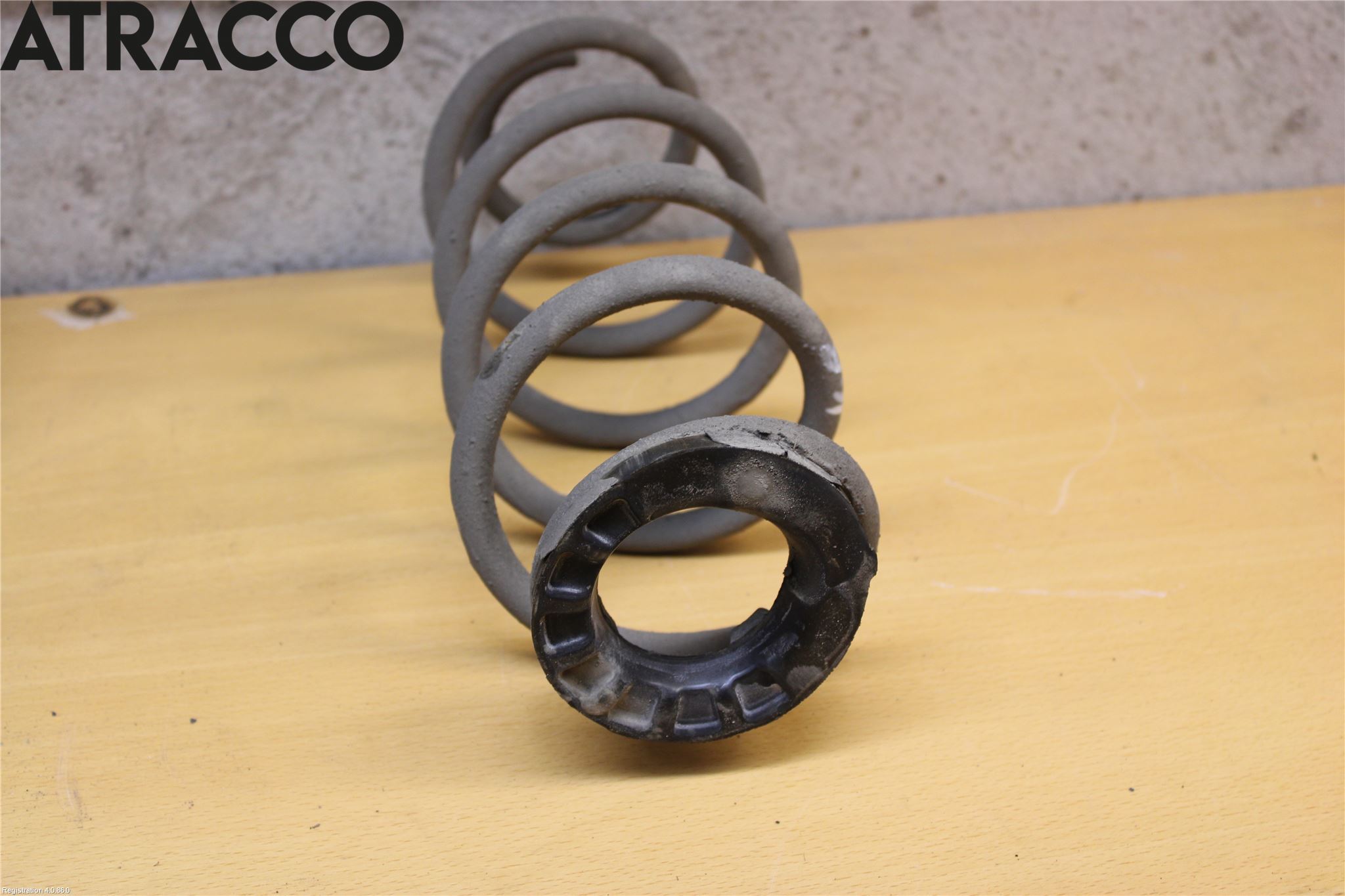 Toyota YARIS XP130 12-14 Fjær Bak