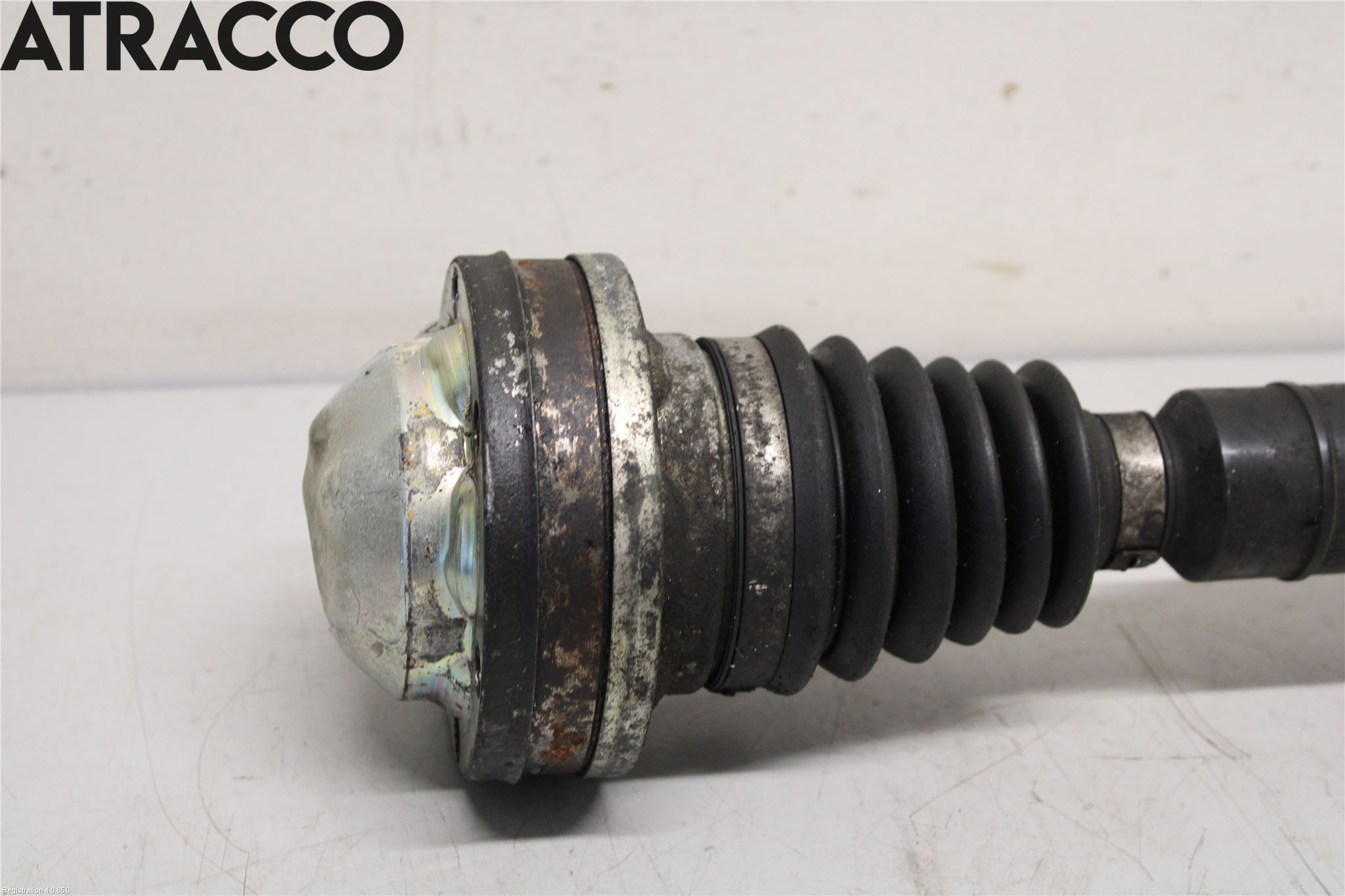 Volkswagen VW PASSAT 11-14 Drivaksel Foran Kompl Høyre