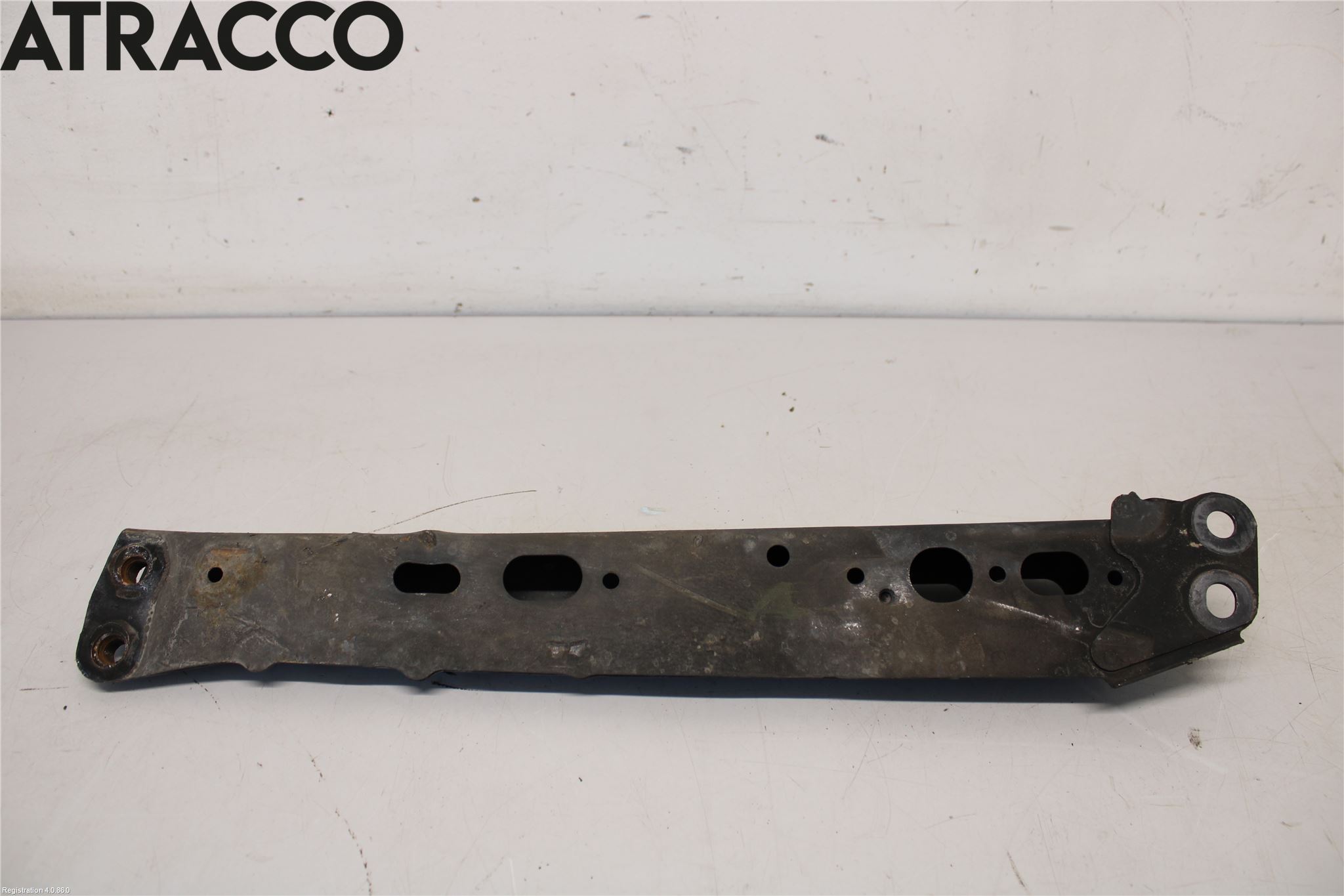 Toyota AURIS 13-19 Motorbjelke (Langs Gående )