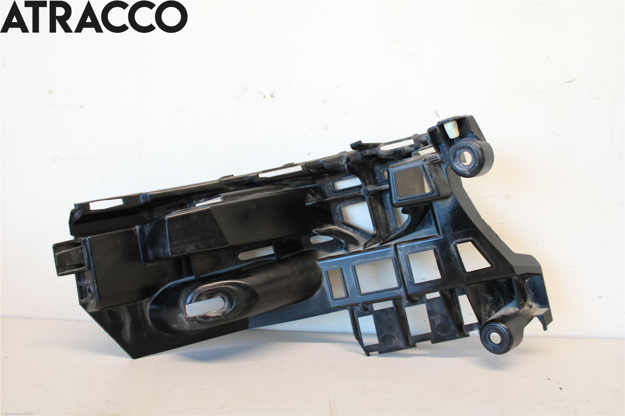 Porsche MACAN/EV 14- Støtfangerfeste Bak Høyre