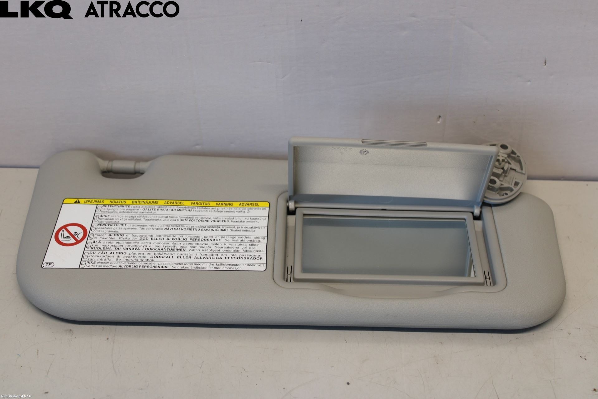 Toyota YARIS XP130 12-14 Innr Solskjerm