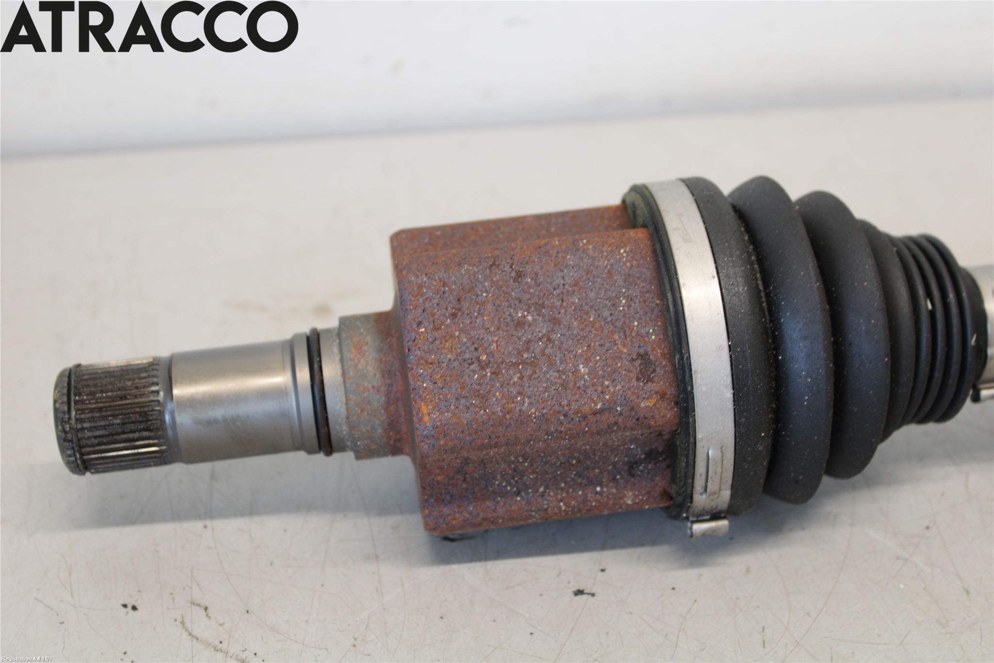 Volkswagen VW PASSAT 15-19 Drivaksel Foran Kompl Høyre