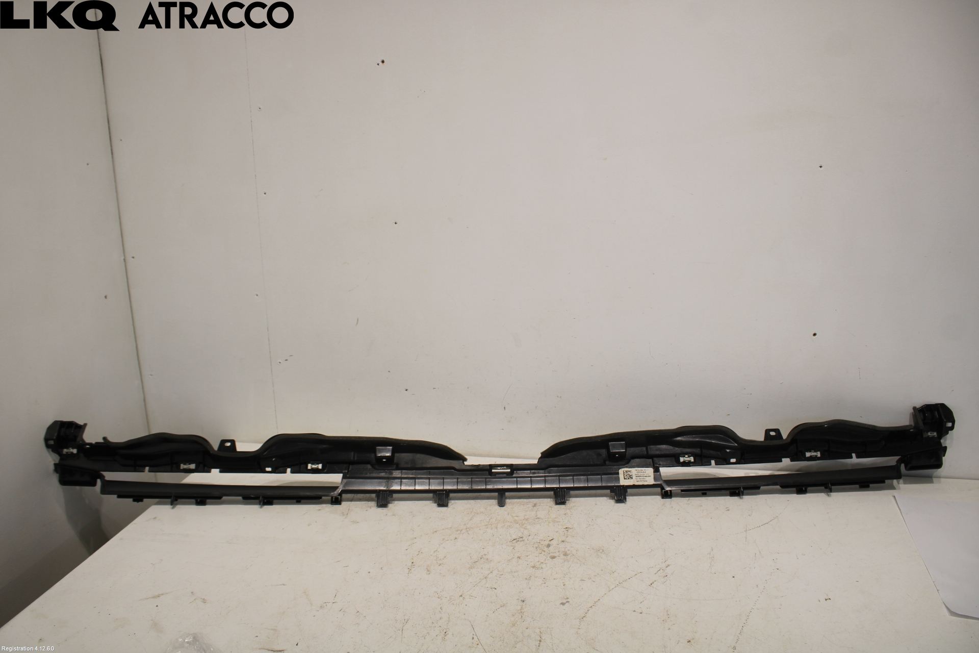 Tesla MODEL 3 17- Dashbord Kanal - Dyse