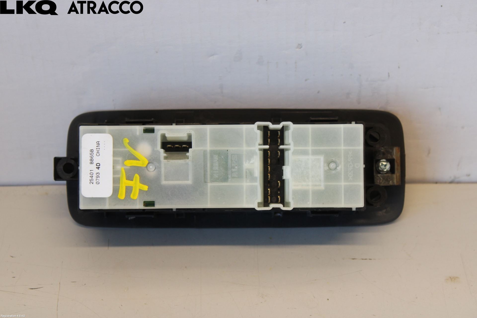 Nissan QASHQAI 10-14 Bryter Vindusheis