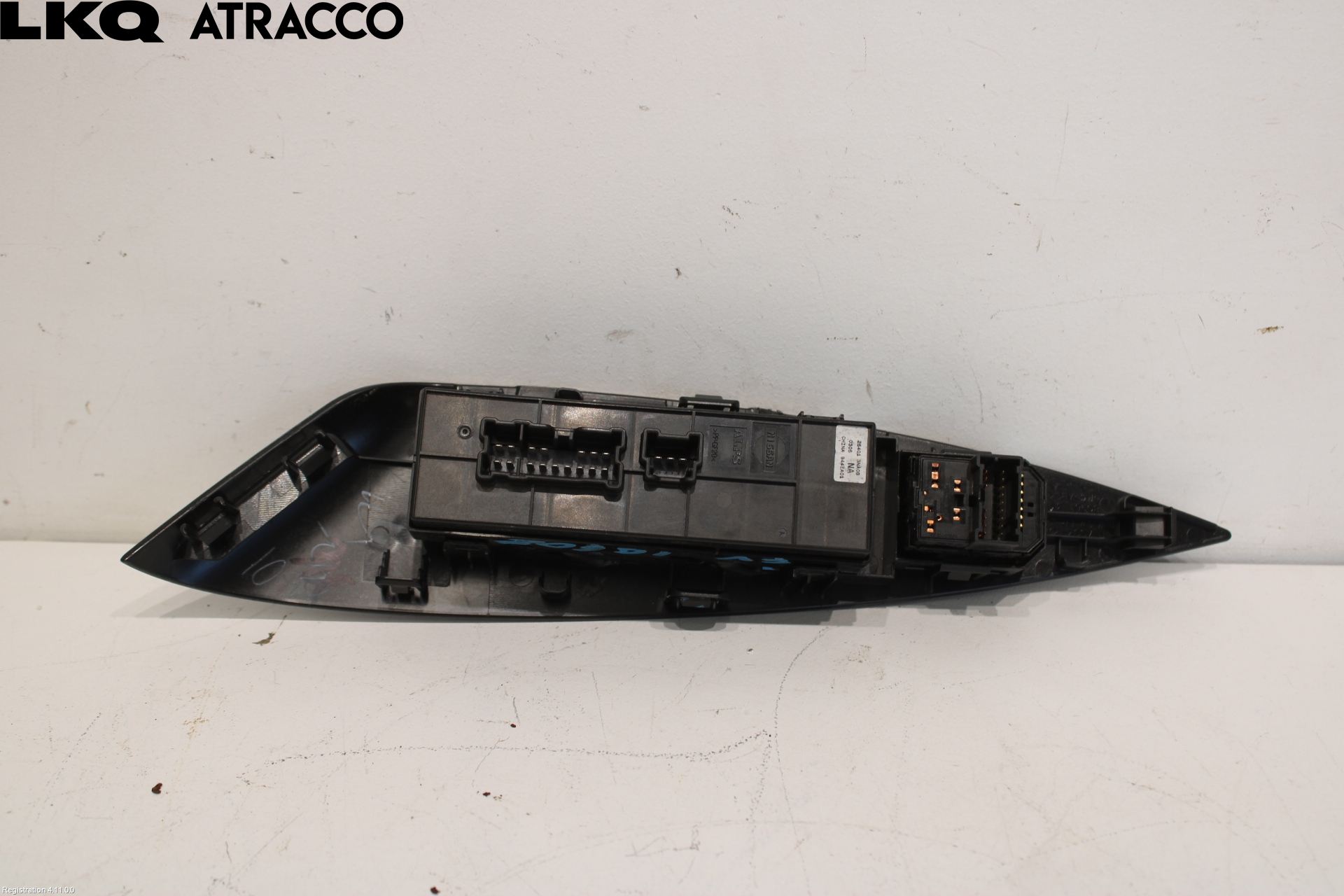 Nissan LEAF 11-17 Bryter Vindusheis