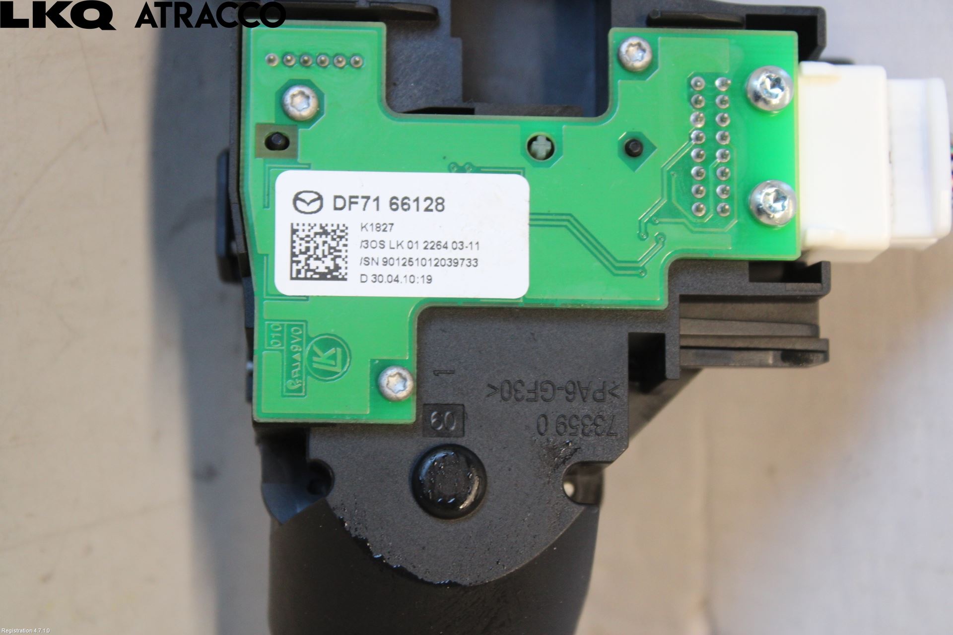 Mazda 2 (DE) 08-15 Bryter Ratt Visker - Spyler