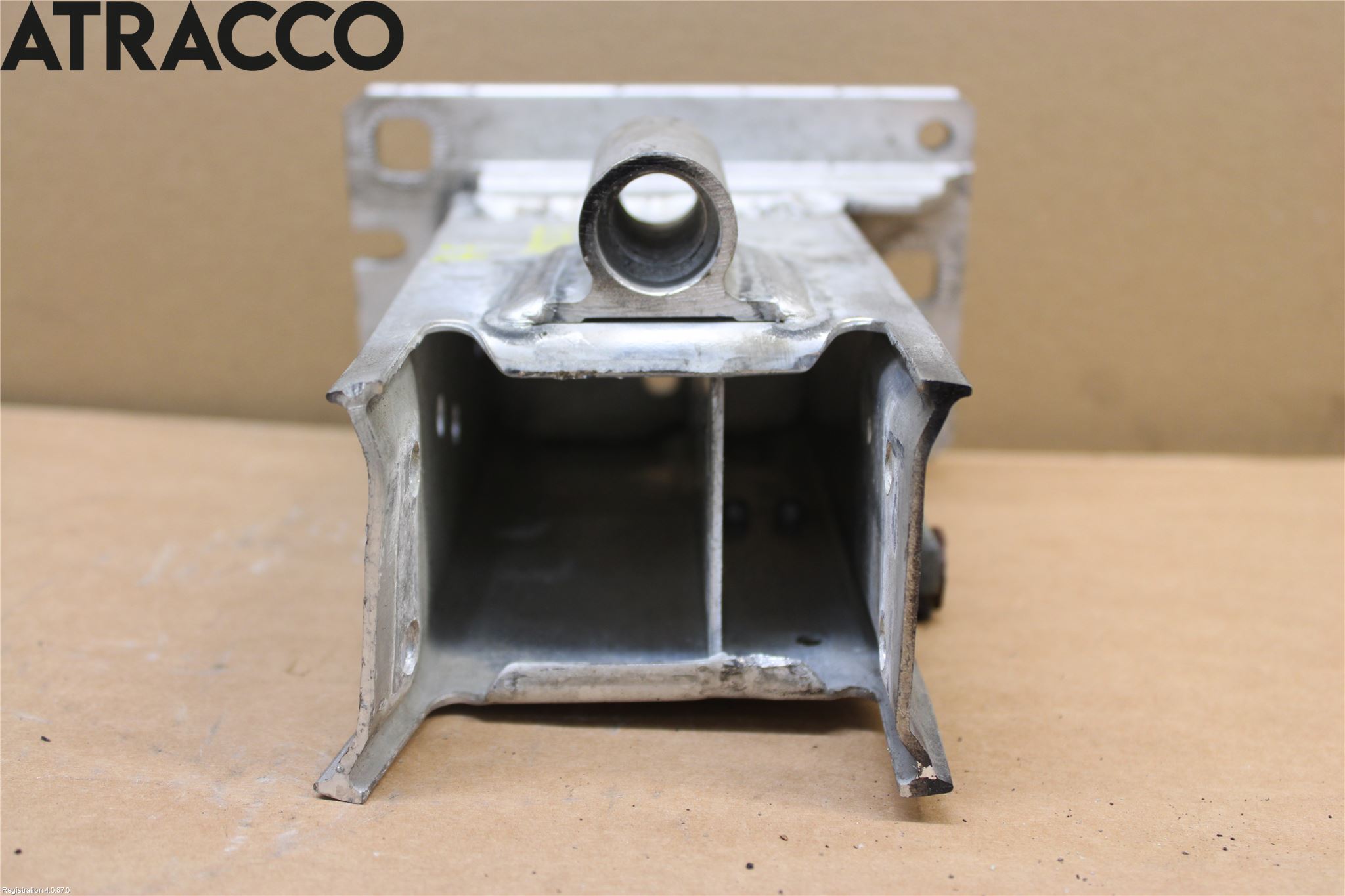 Audi A4/S4 08-11 Støtfanger Foran Feste