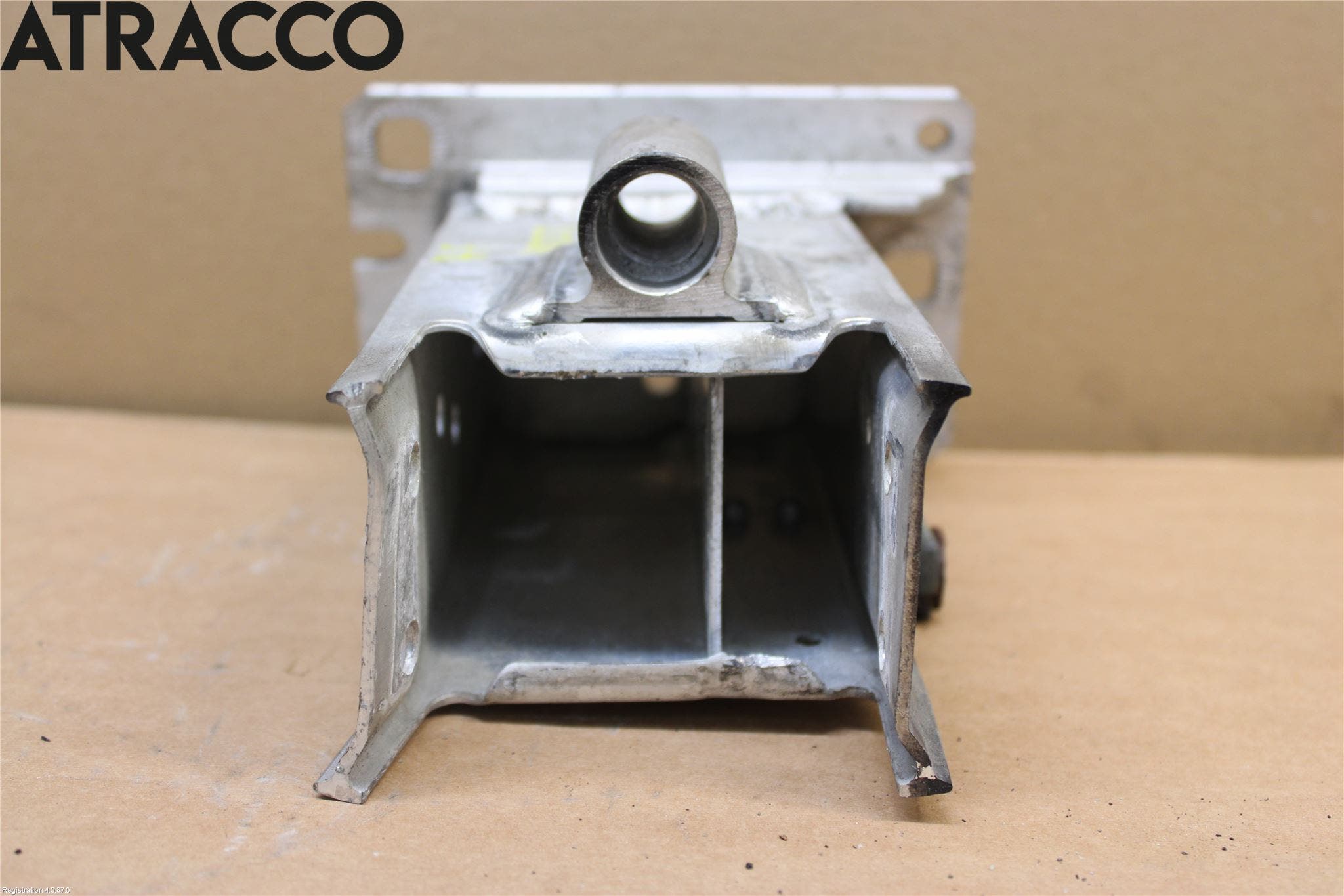 Audi A4/S4 08-11 Støtfanger Foran Feste