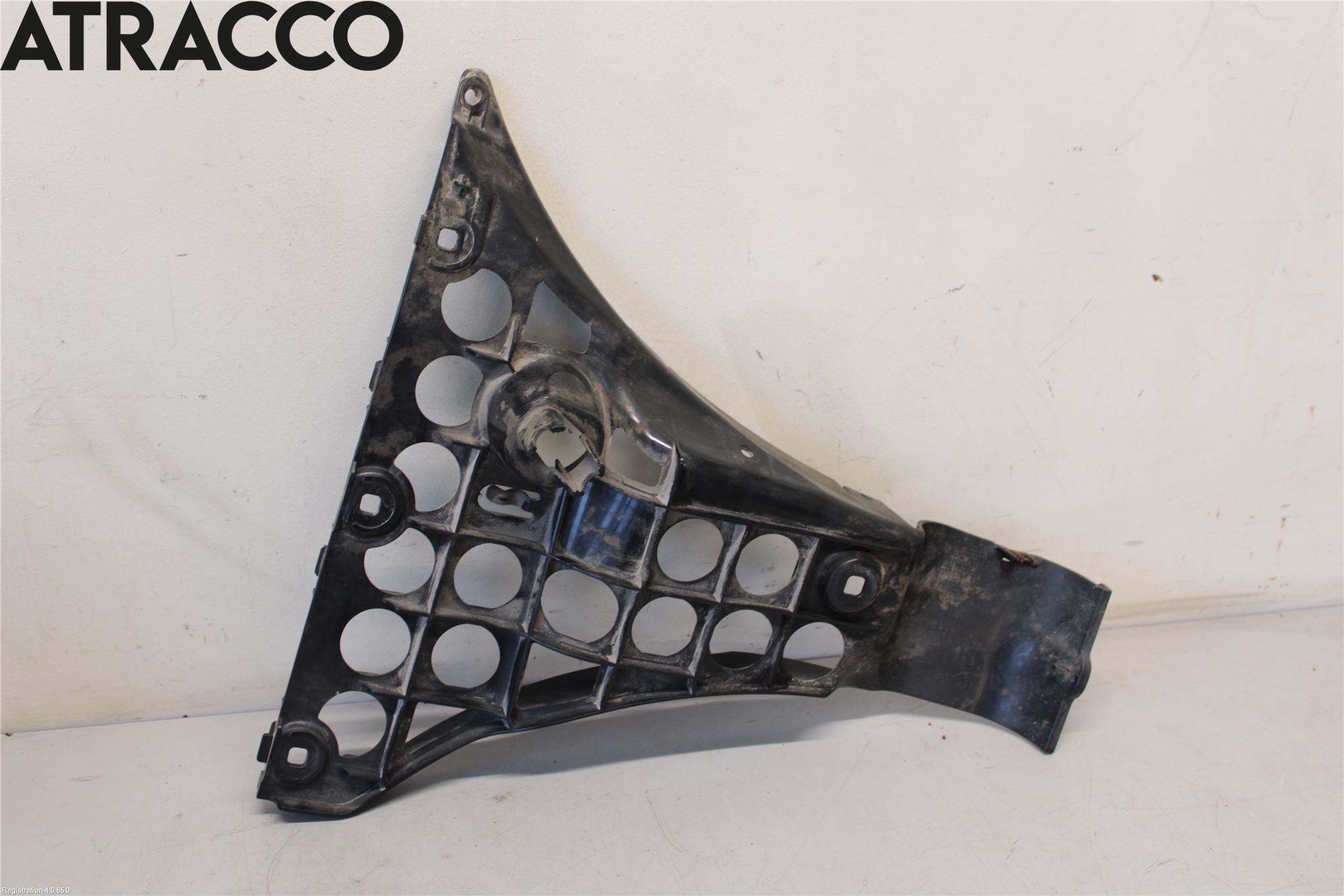 BMW 5 E60/61 Sed/Tou 02-10 Støtfangerfeste Bak Venstre