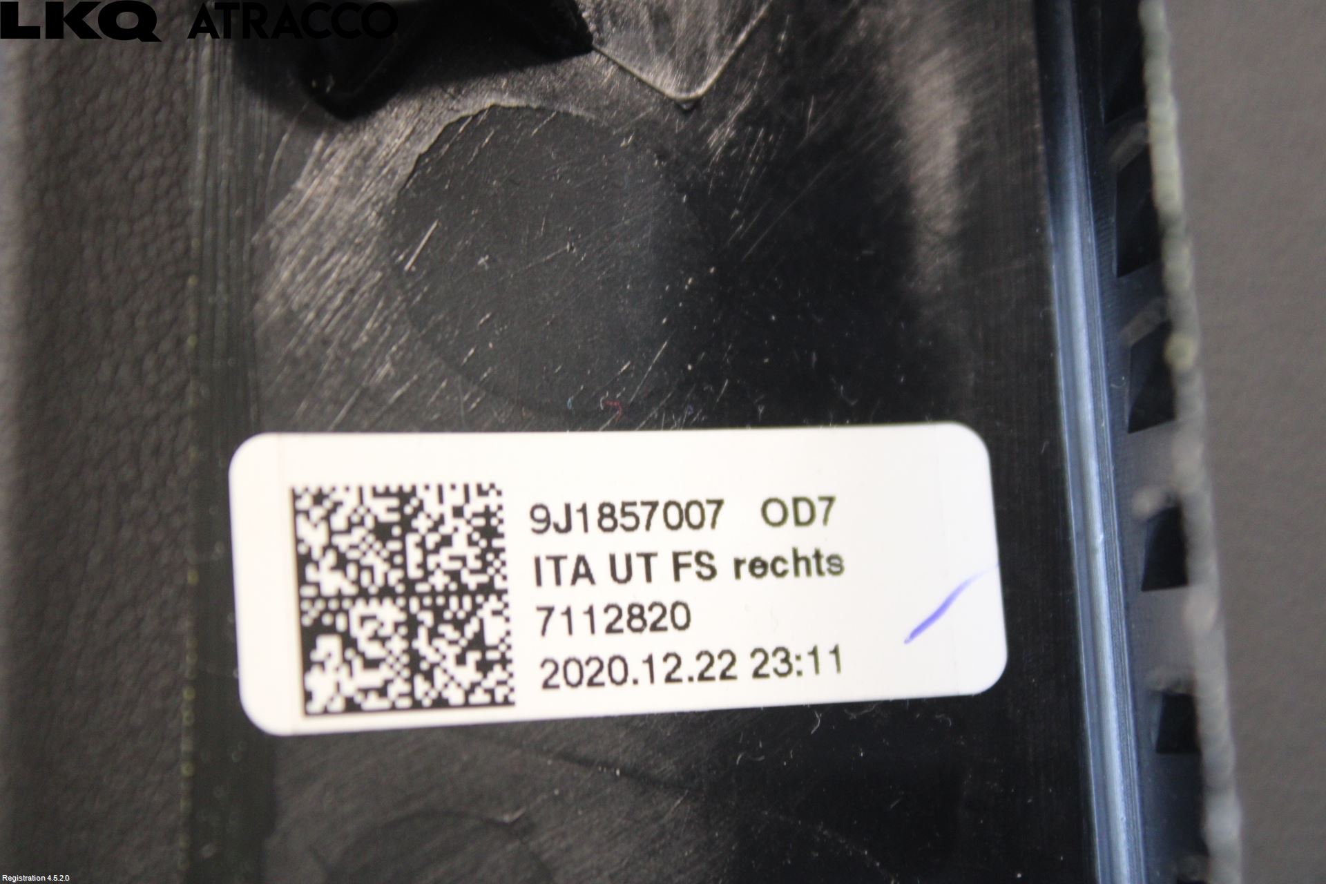 Porsche TAYCAN 20- Innr Dekor Instrbord