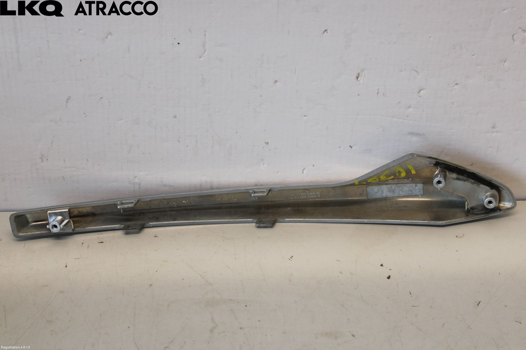 Jaguar XE (X760) 15-24 Støtfangerfeste Foran Venstre