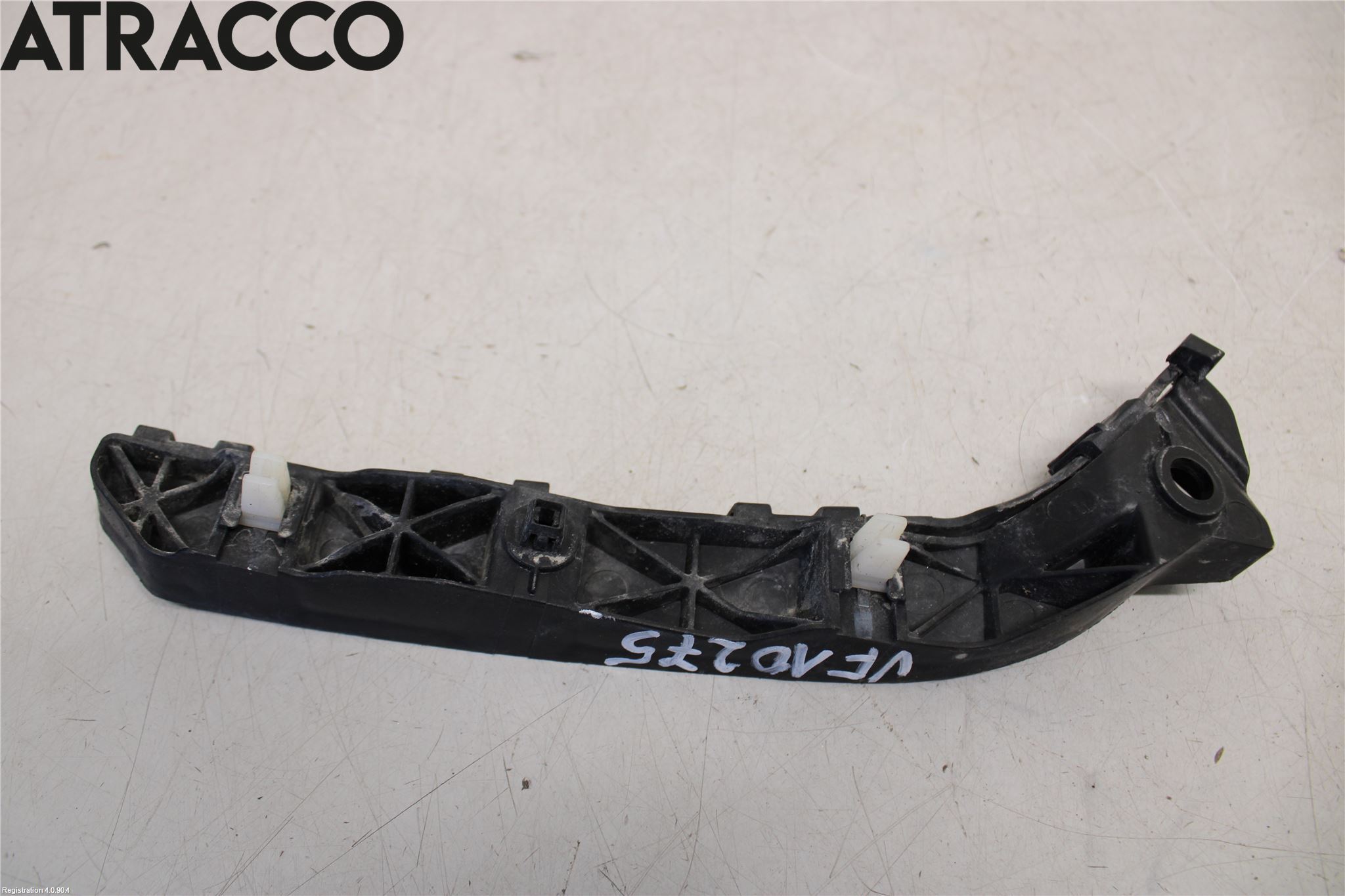 Hyundai i40 08-15 Støtfangerfeste Foran Venstre