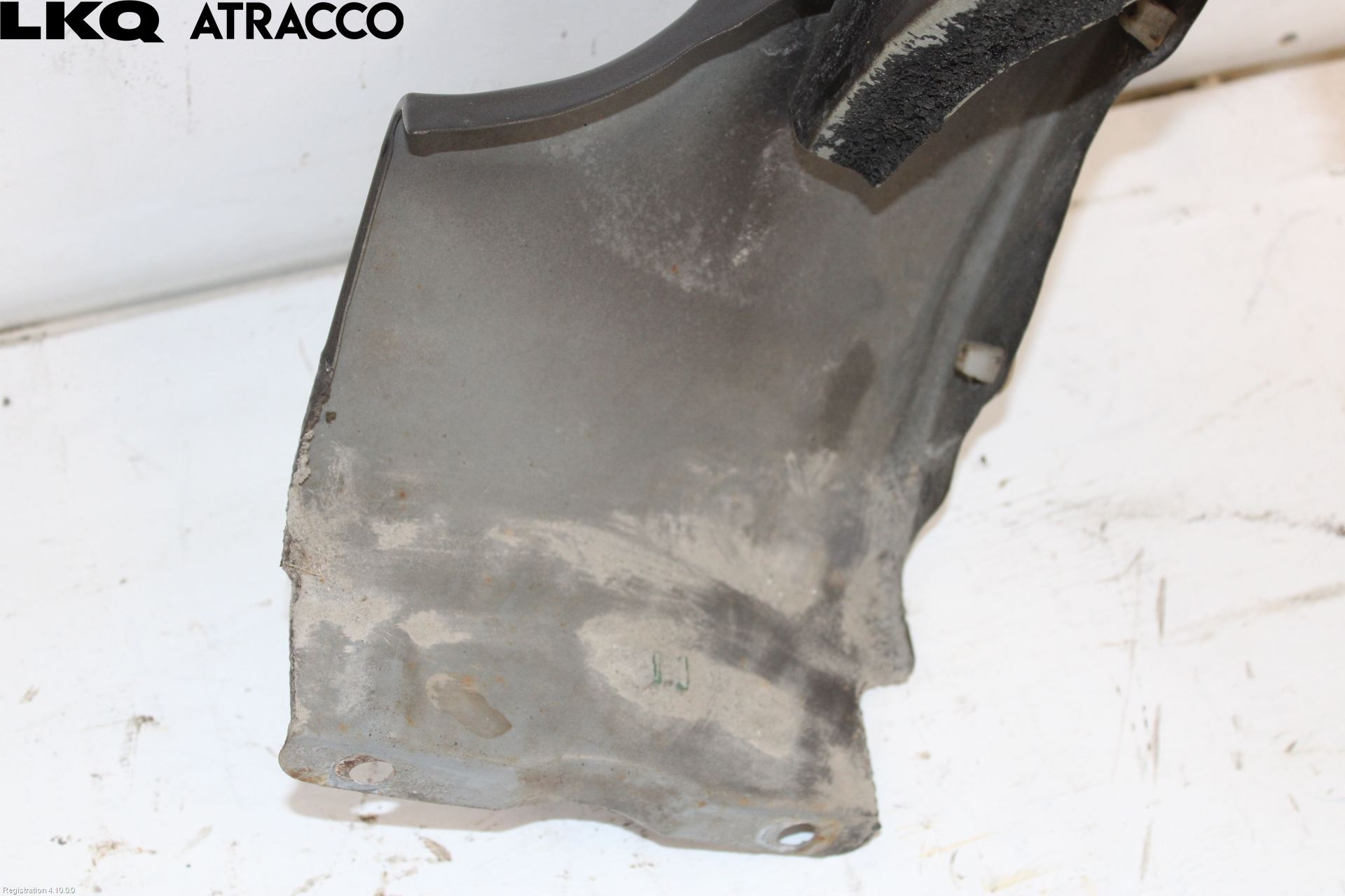 Nissan LEAF 11-17 Skjerm Foran Venstre