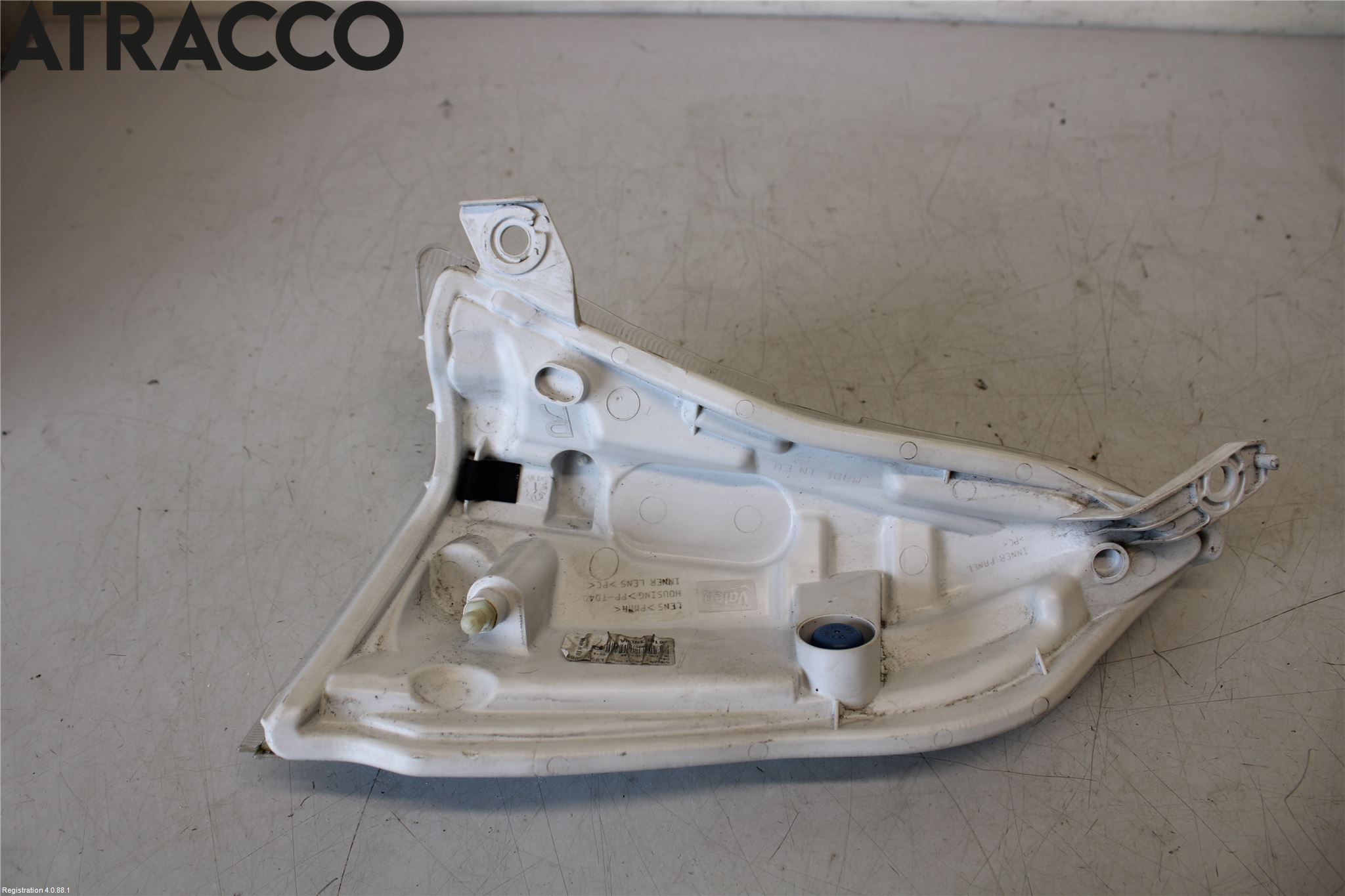 Nissan LEAF 11-17 Frontlykt Høyre