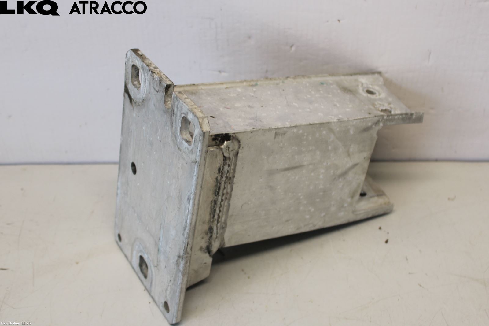 Audi A4 ALLROAD 09-16 Støtfanger Foran Feste