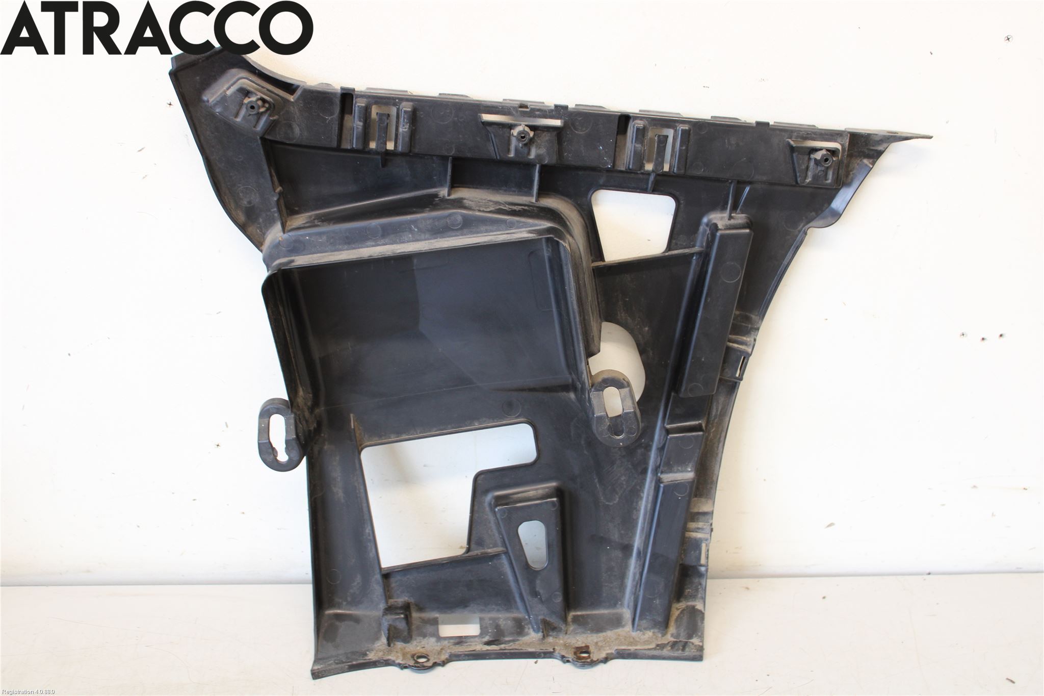 BMW 3 F30/F31/F80 12-19 Støtfangerfeste Bak Venstre