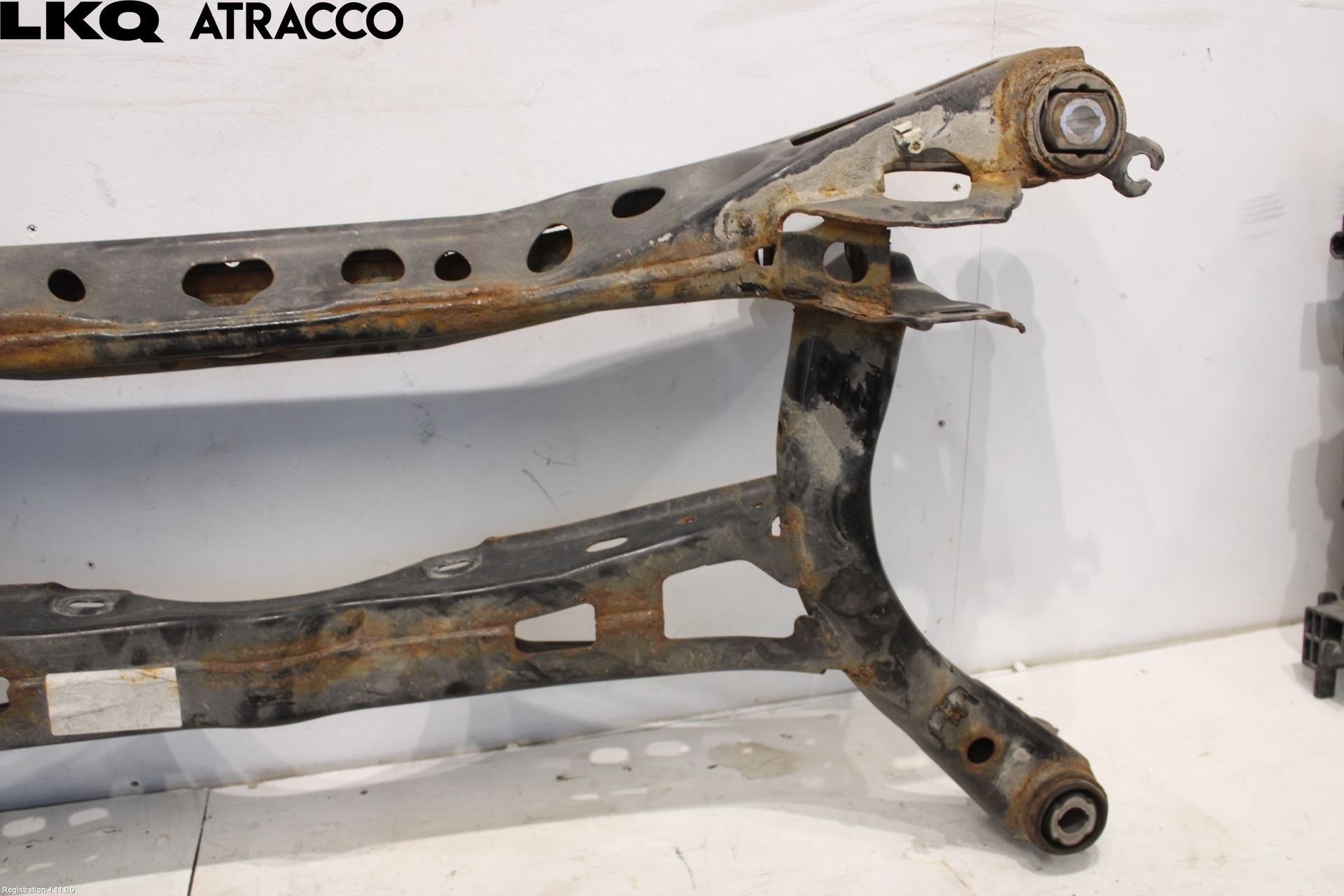 Skoda SUPERB 16-24 Bakaksel Feste Travers-Ramme