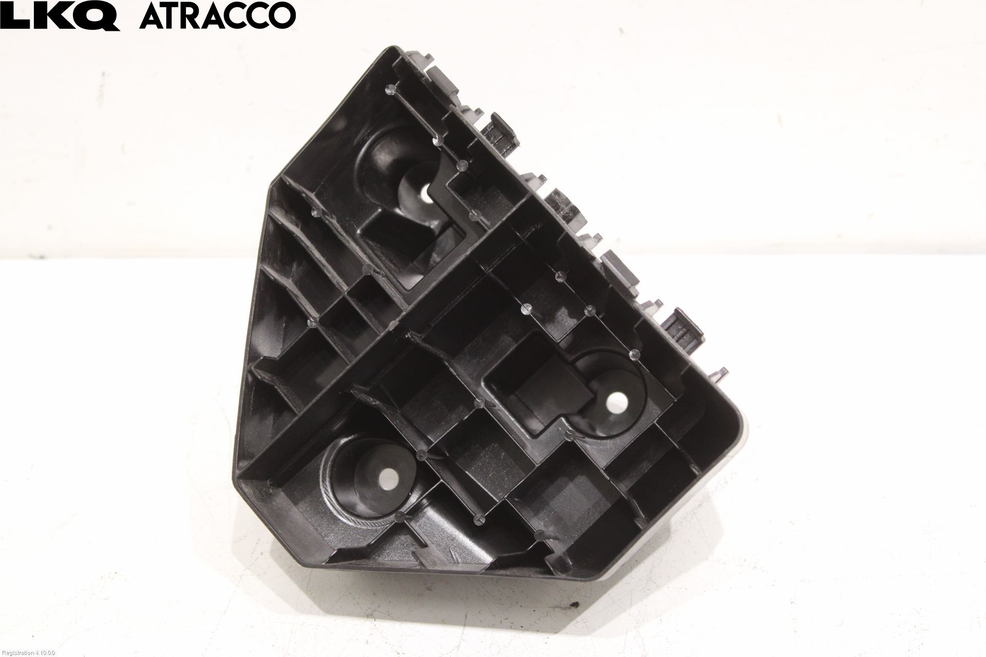 XPENG G9 22- Støtfangerfeste Bak Venstre