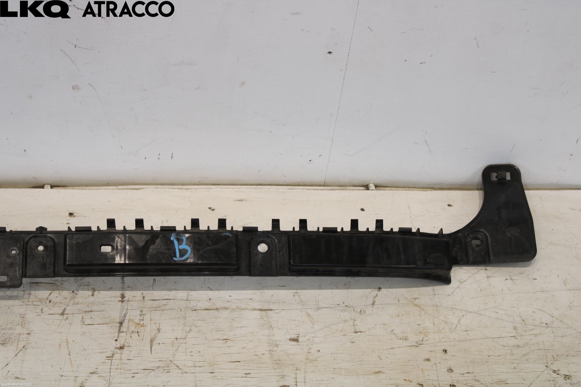 Tesla MODEL 3 17- Støtfanger Bak Midt Del