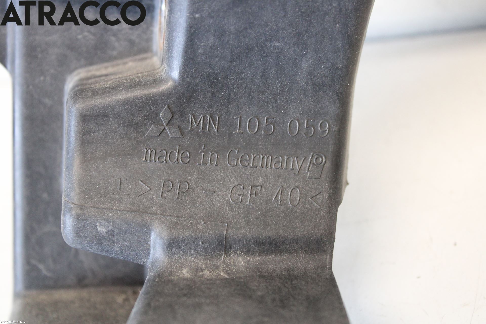 Mitsubishi COLT   04-08 Frontlykt Ramme V Lyktering