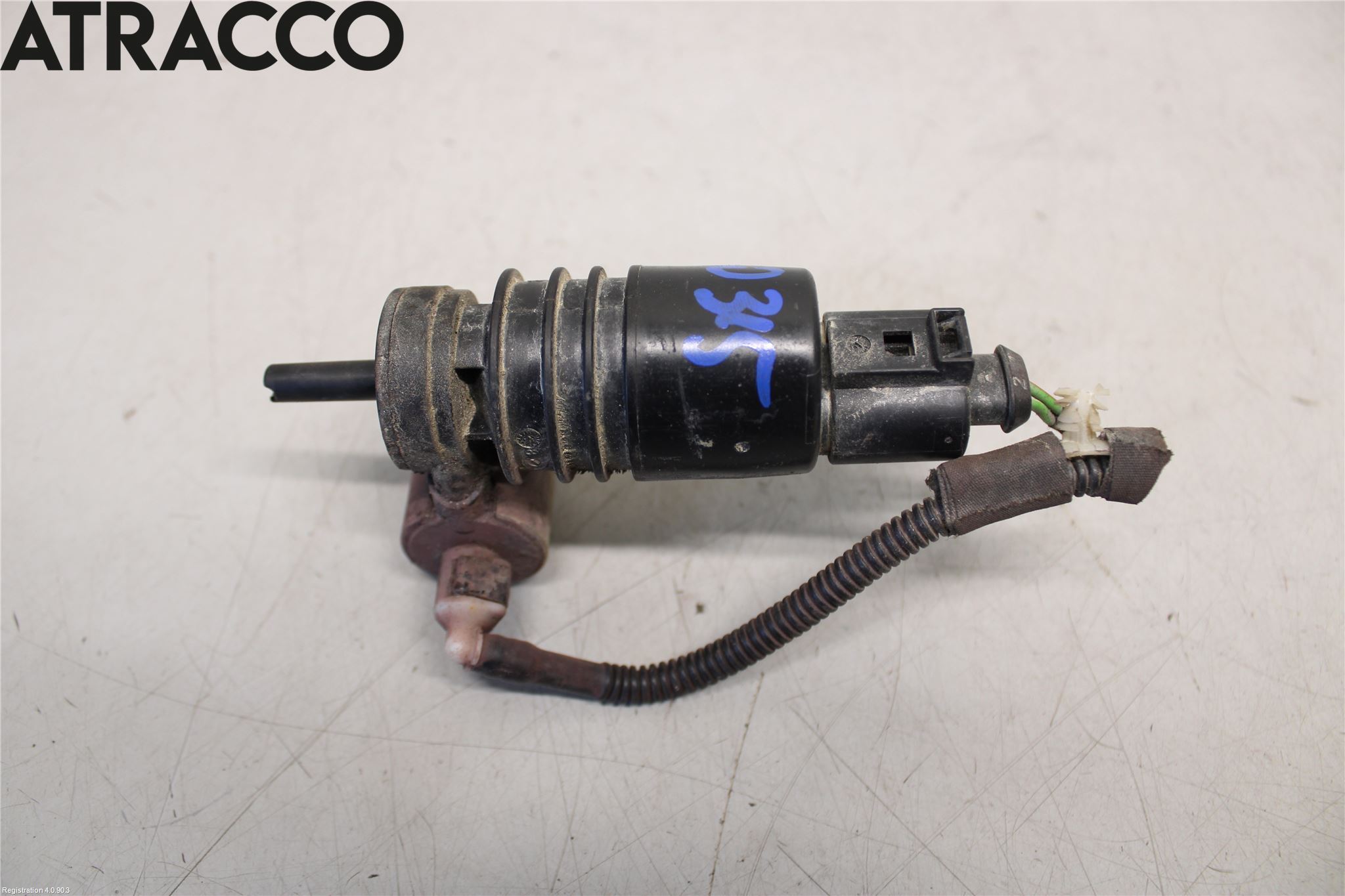 Volkswagen VW CADDY      04-10 Spylerpumpe Frontrute