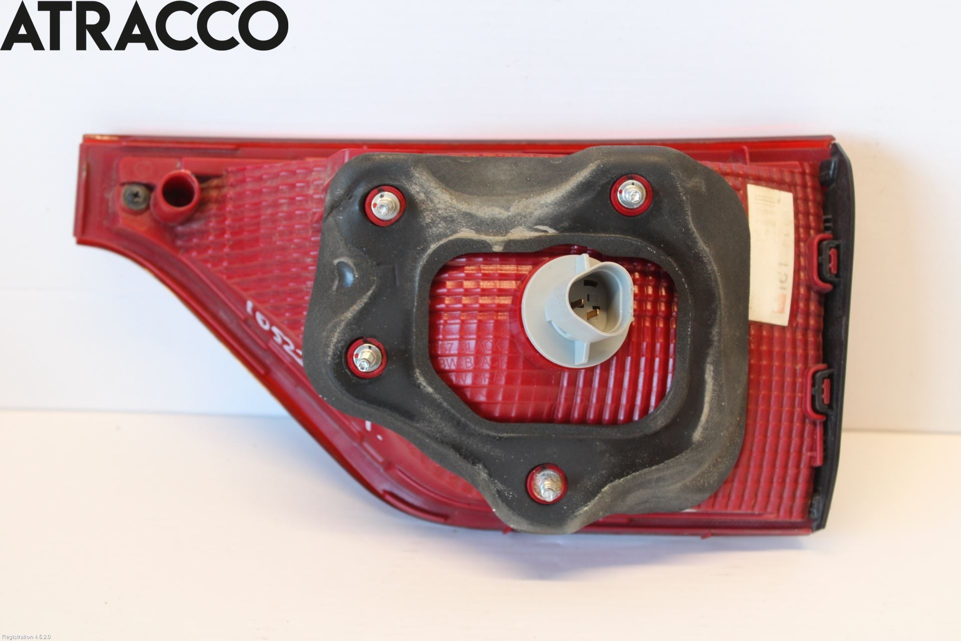 Kia SPORTAGE (QL) 16-21 Baklykt Venstre  På Luke(Indre