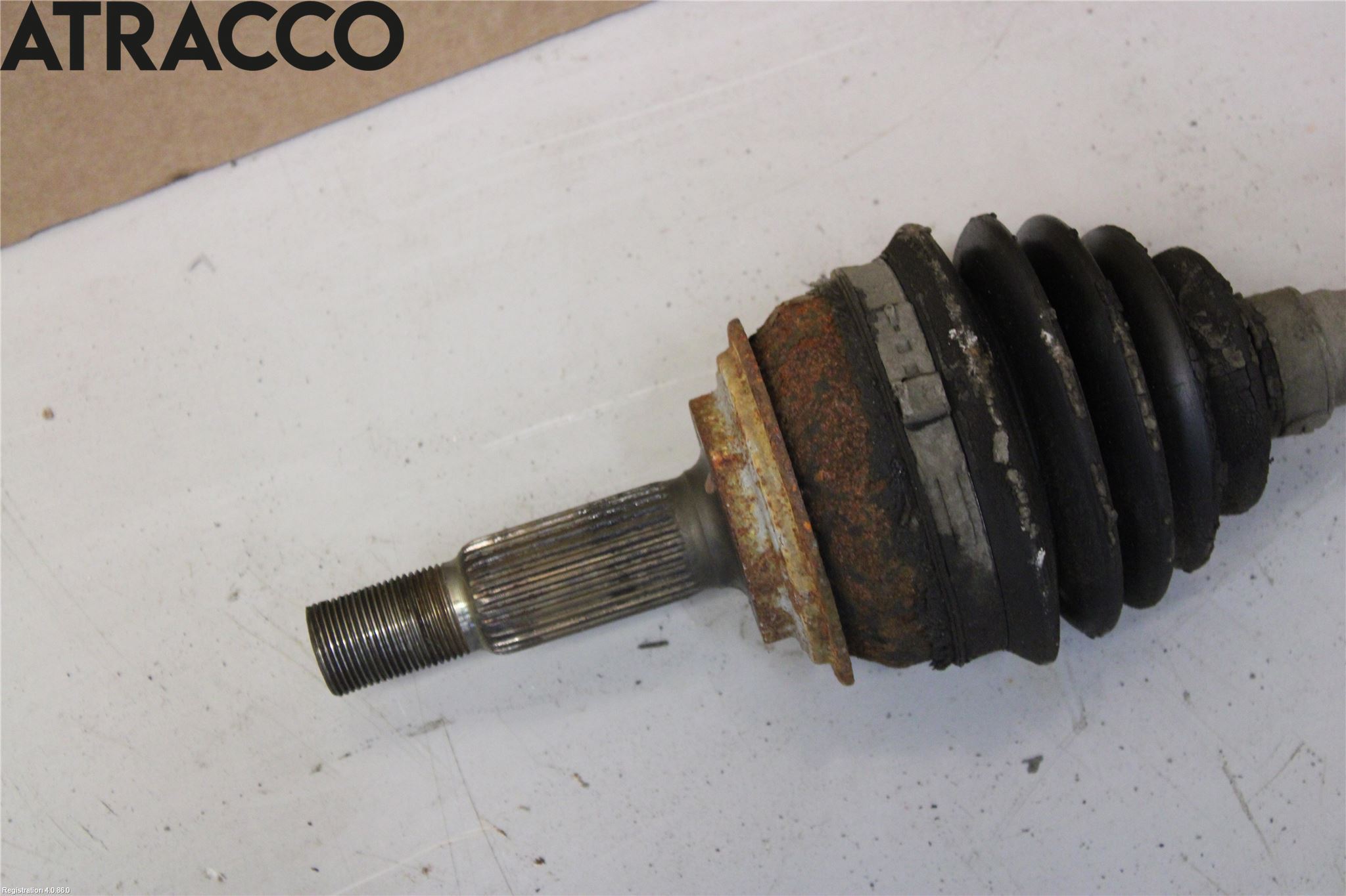 Toyota YARIS XP130 12-14 Drivaksel Foran Kompl Venstre