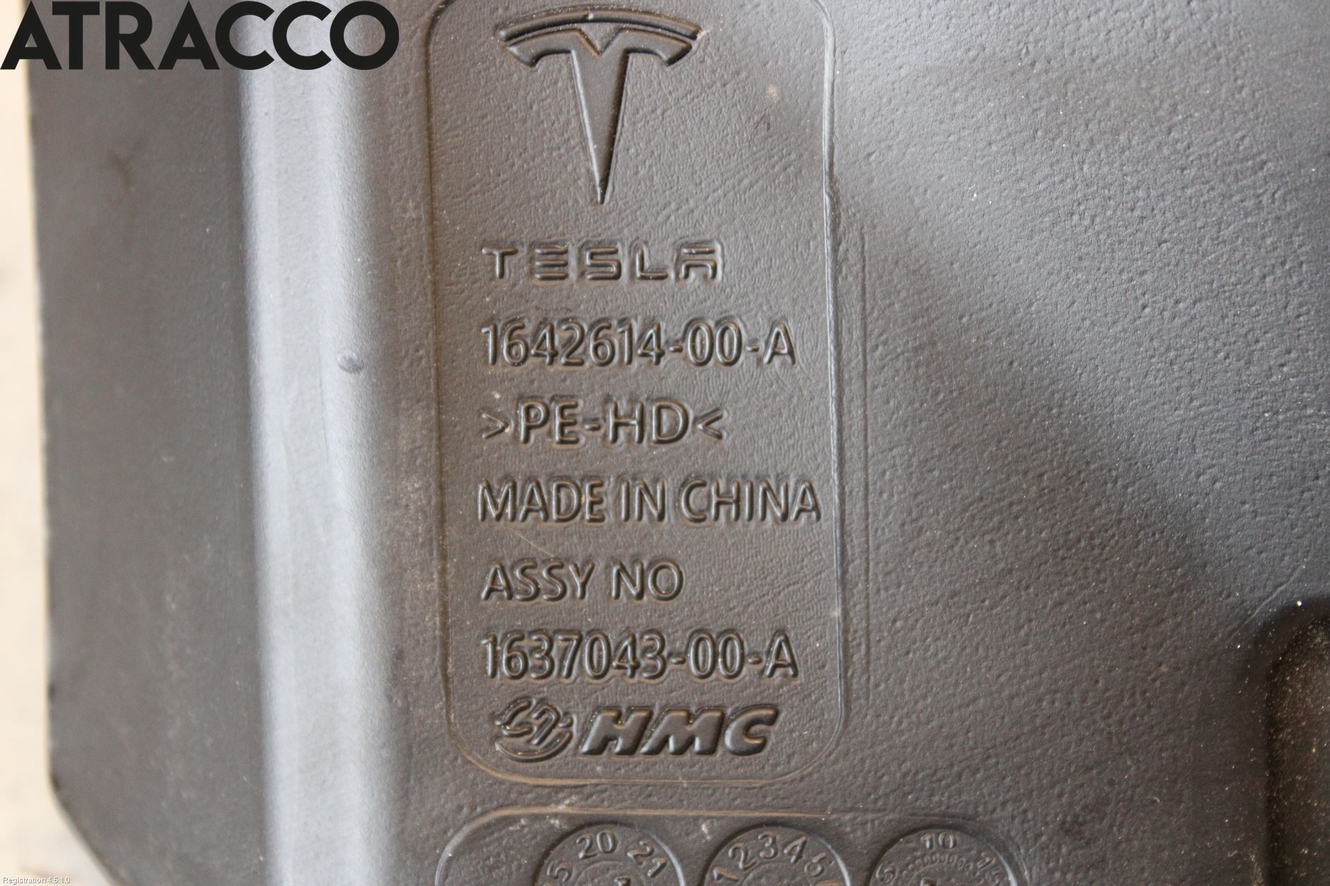 Tesla MODEL 3 17- Spylerbeholder Frontrute-Lykte