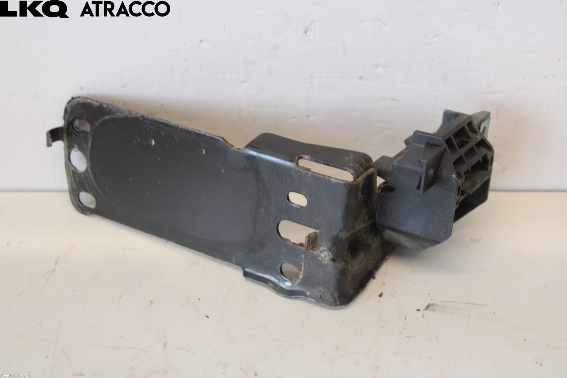 BMW X1 E84 10-15 Radiator Feste - Ramme - Bjelk