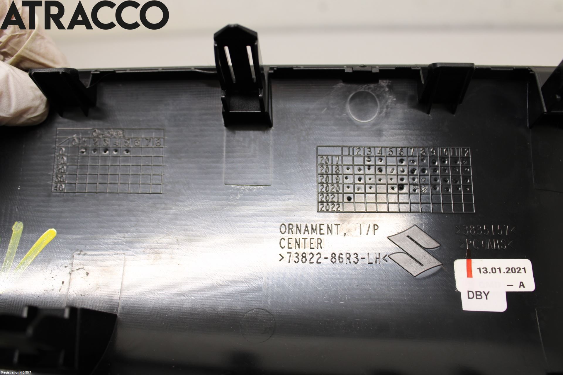 Suzuki VITARA 15- Innr Dekor Instrbord