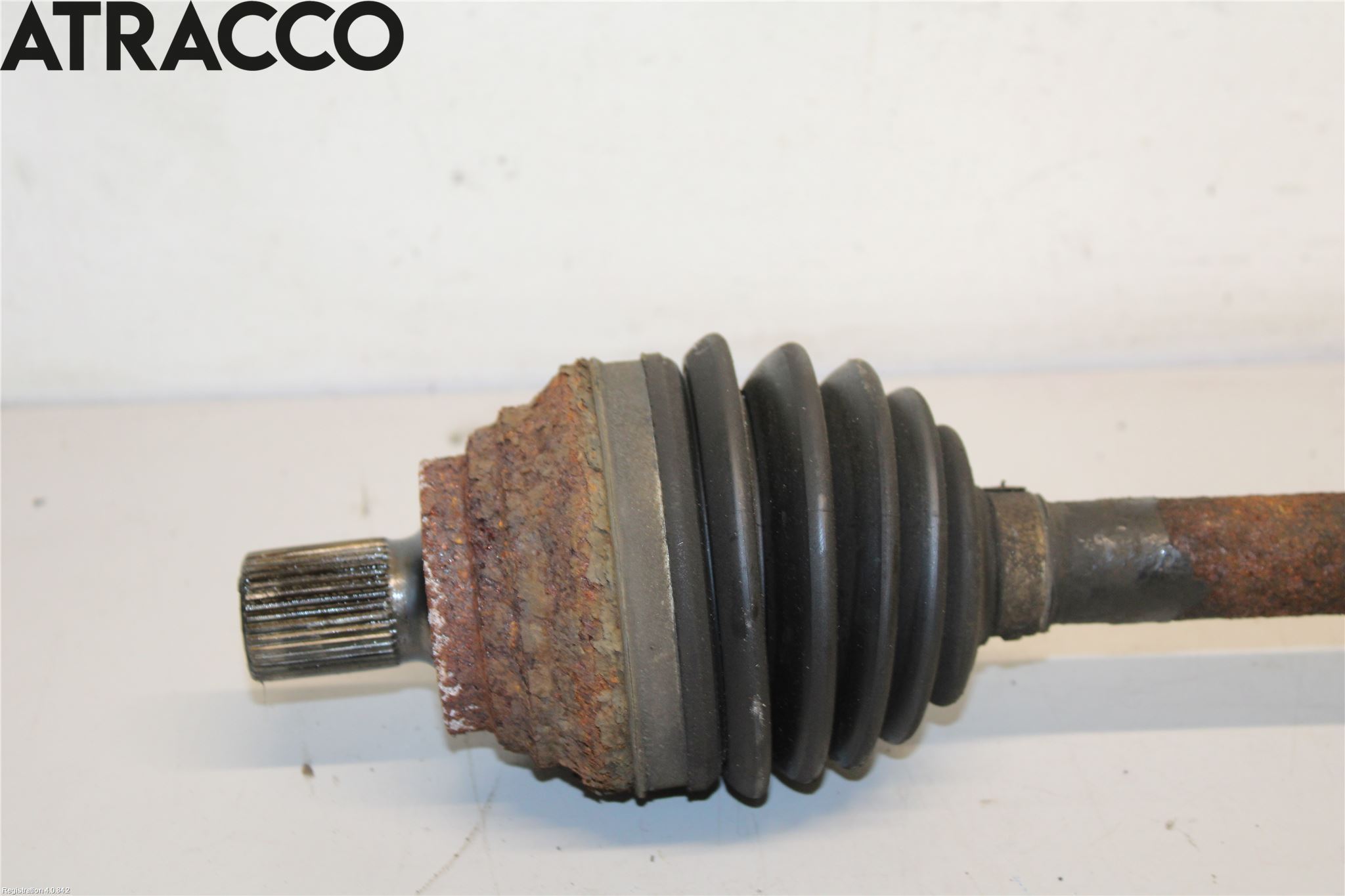 Volkswagen VW GOLF V 04-09 Drivaksel Foran Kompl Venstre