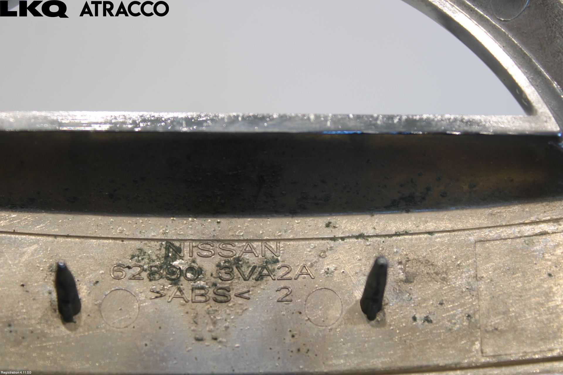 Nissan LEAF 18- Emblem